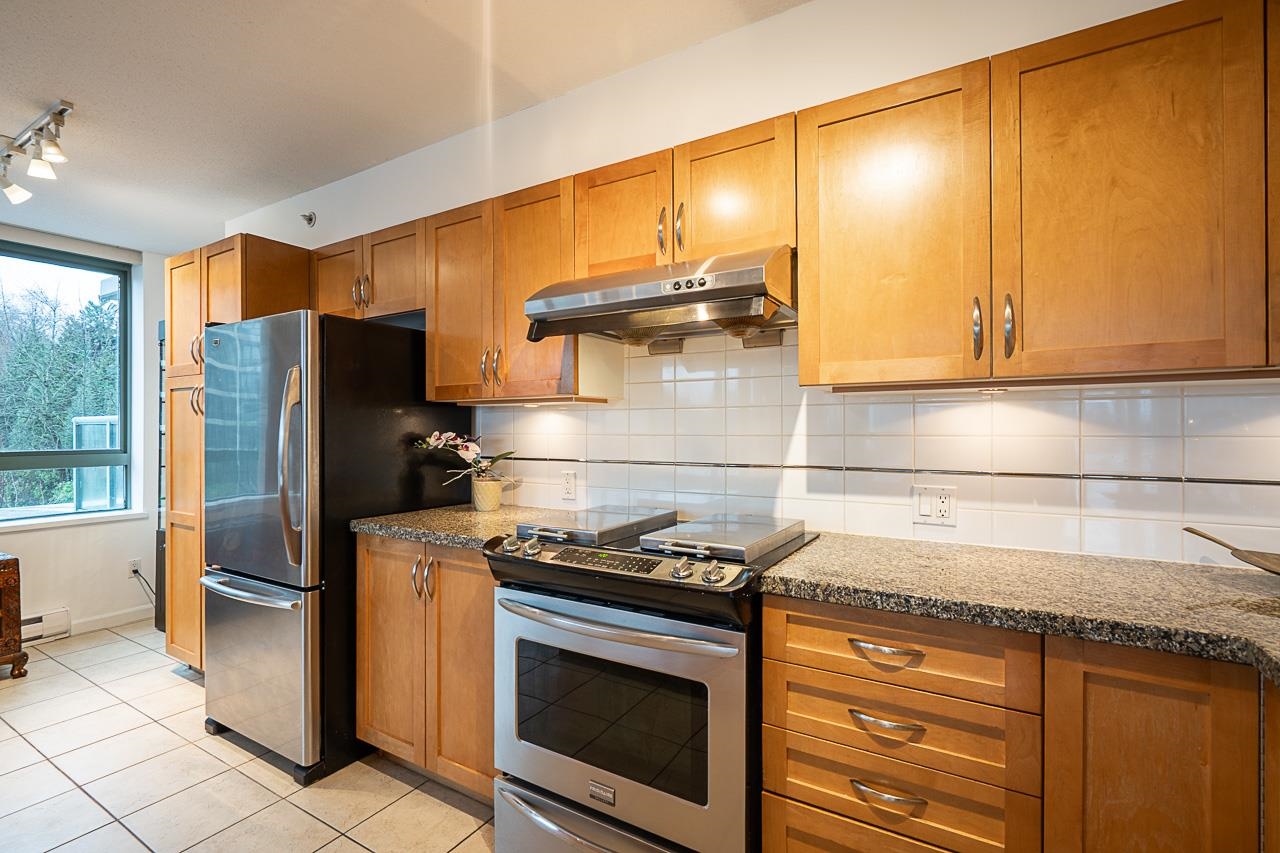 304 4380 HALIFAX STREET Unit: 304