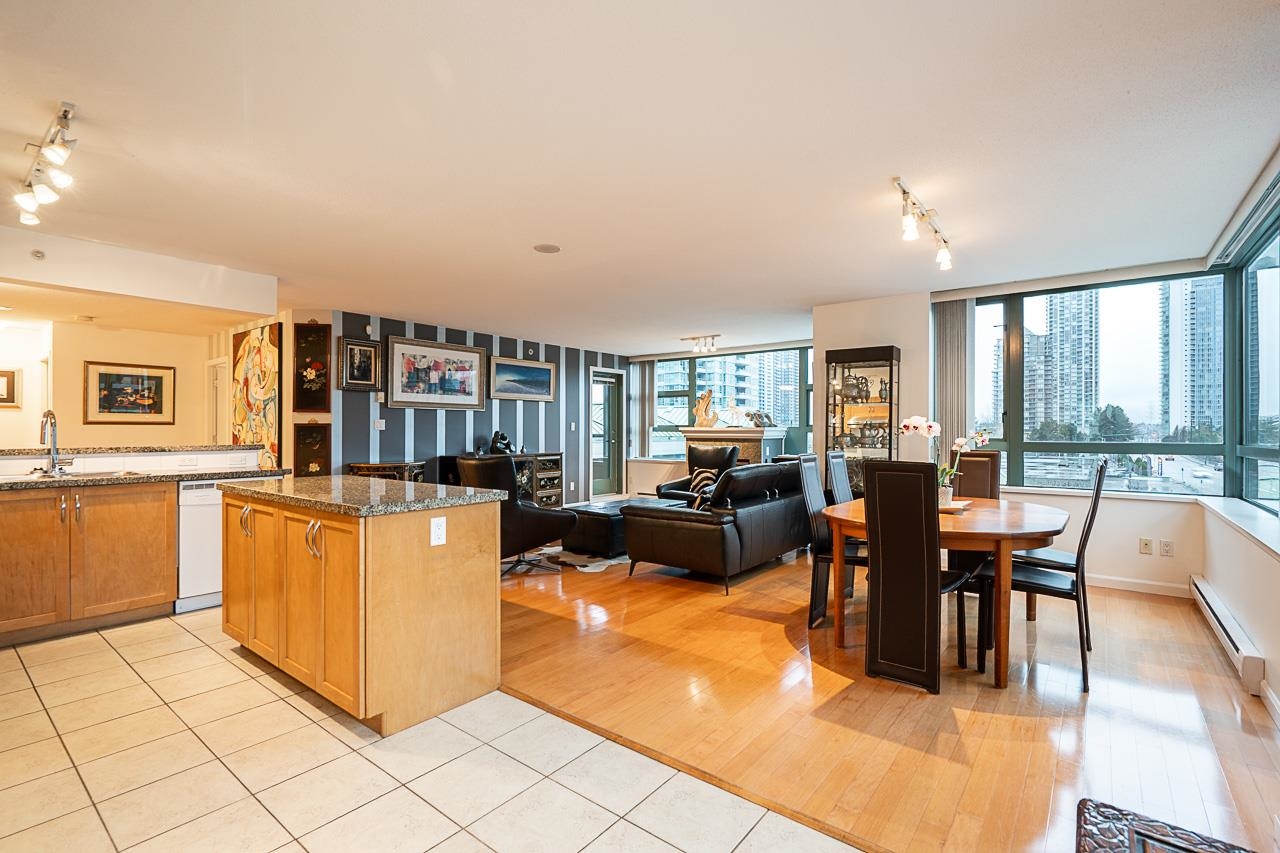 304 4380 HALIFAX STREET Unit: 304