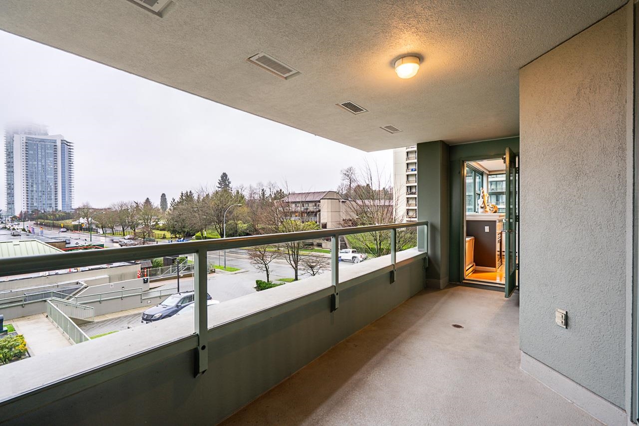 304 4380 HALIFAX STREET Unit: 304