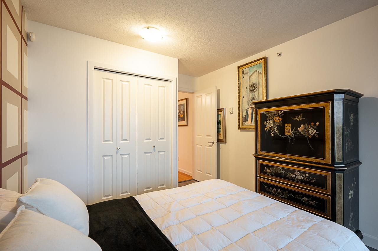 304 4380 HALIFAX STREET Unit: 304
