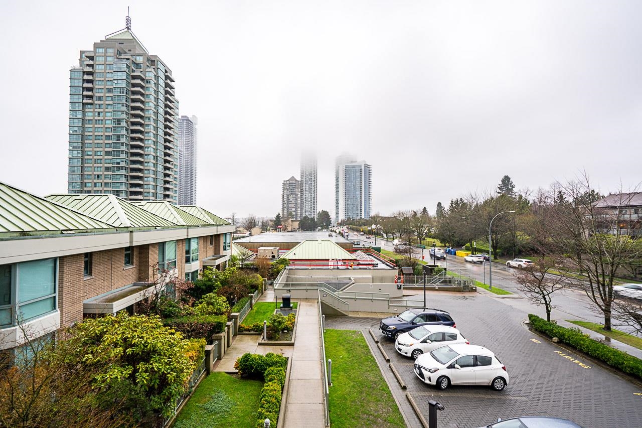 304 4380 HALIFAX STREET Unit: 304