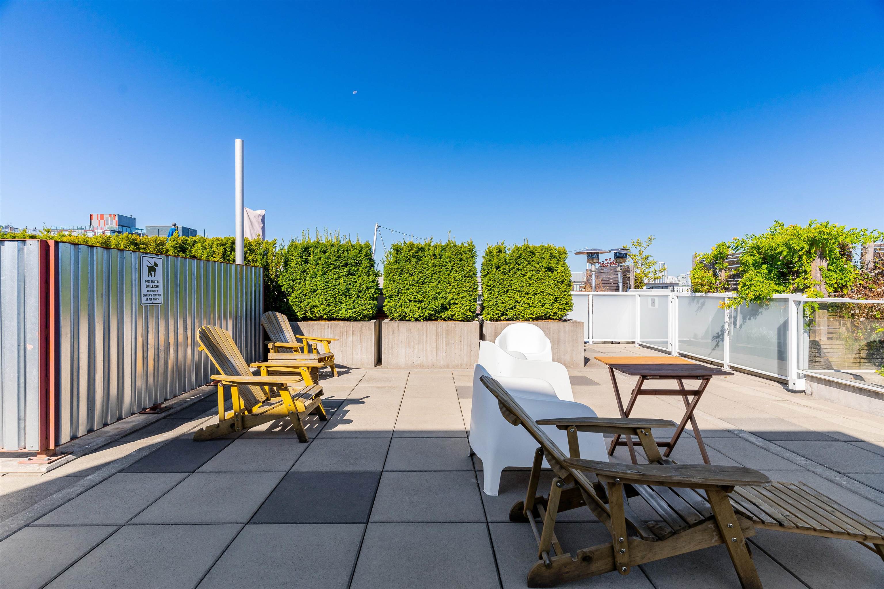 521 311 E 6 AVENUE Unit: 521