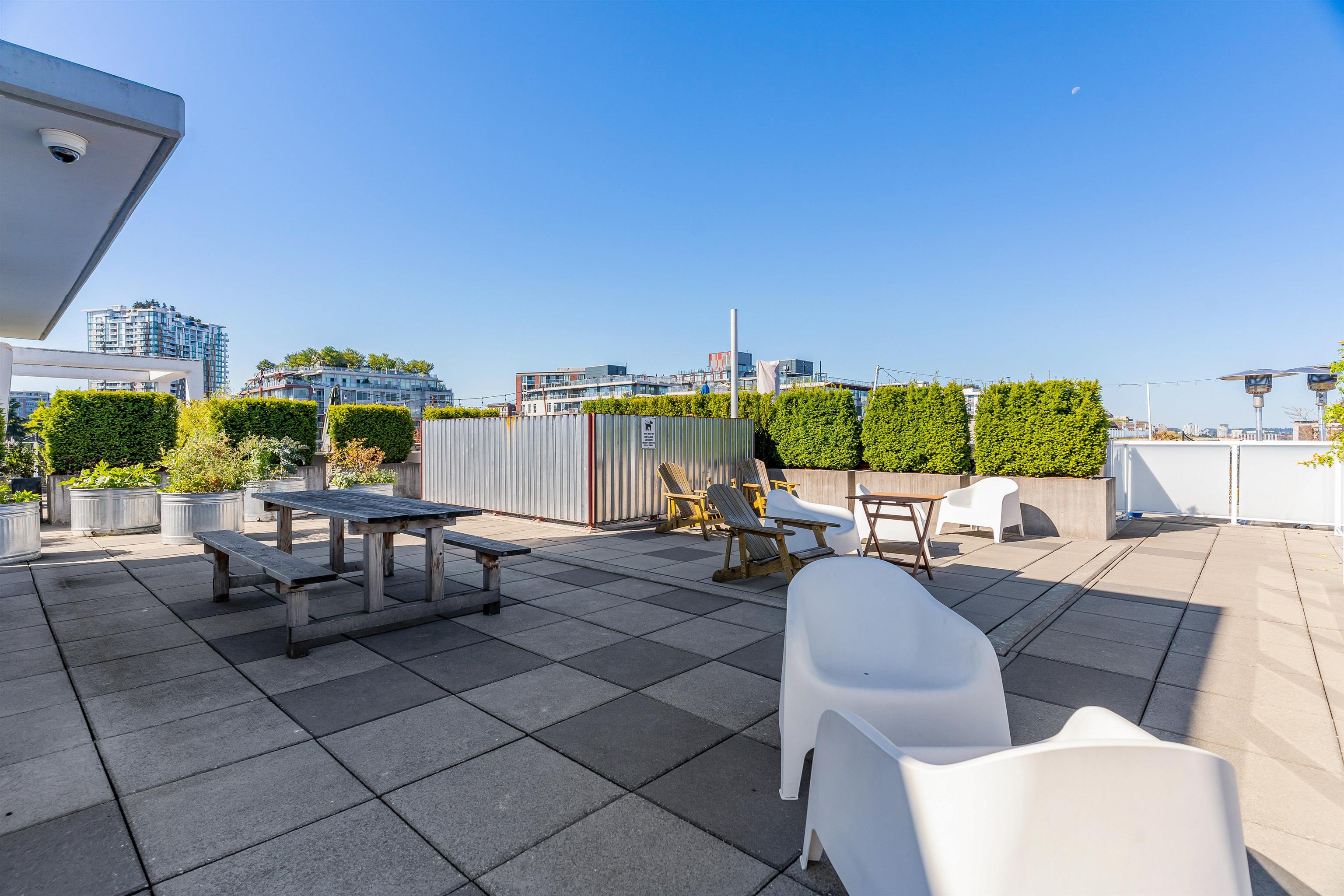 521 311 E 6 AVENUE Unit: 521