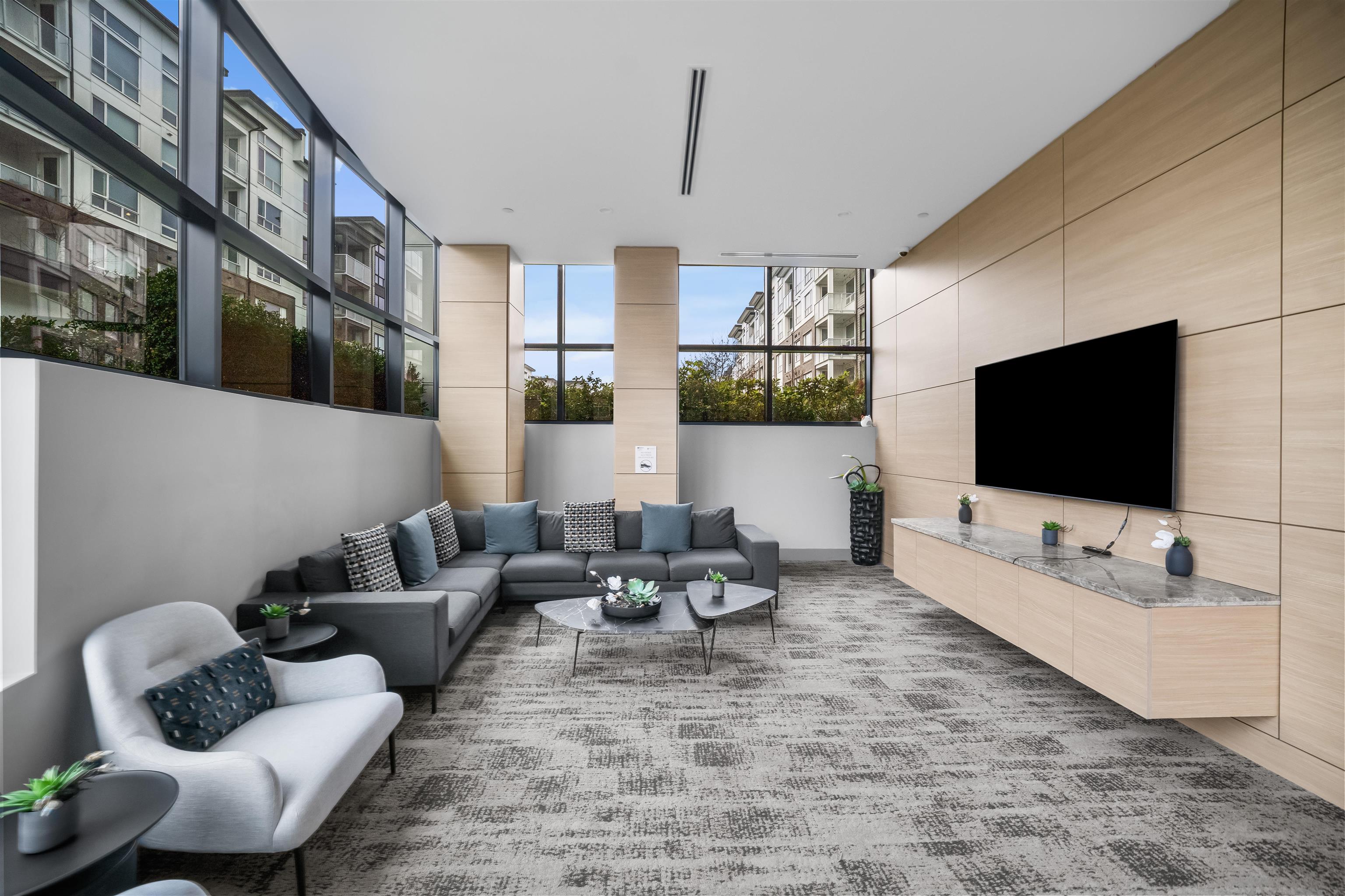 511 9233 ODLIN ROAD Unit: 511