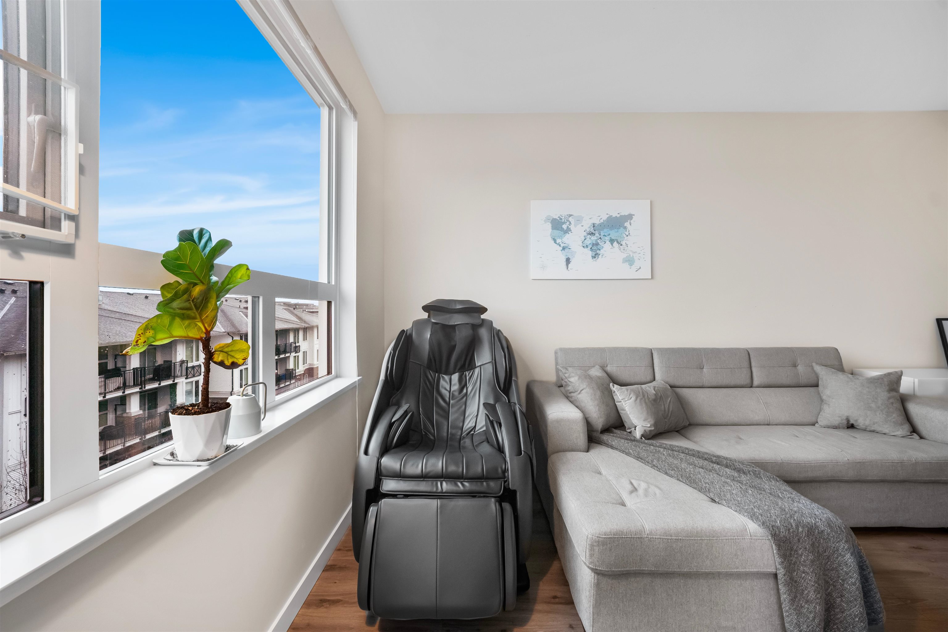 511 9233 ODLIN ROAD Unit: 511