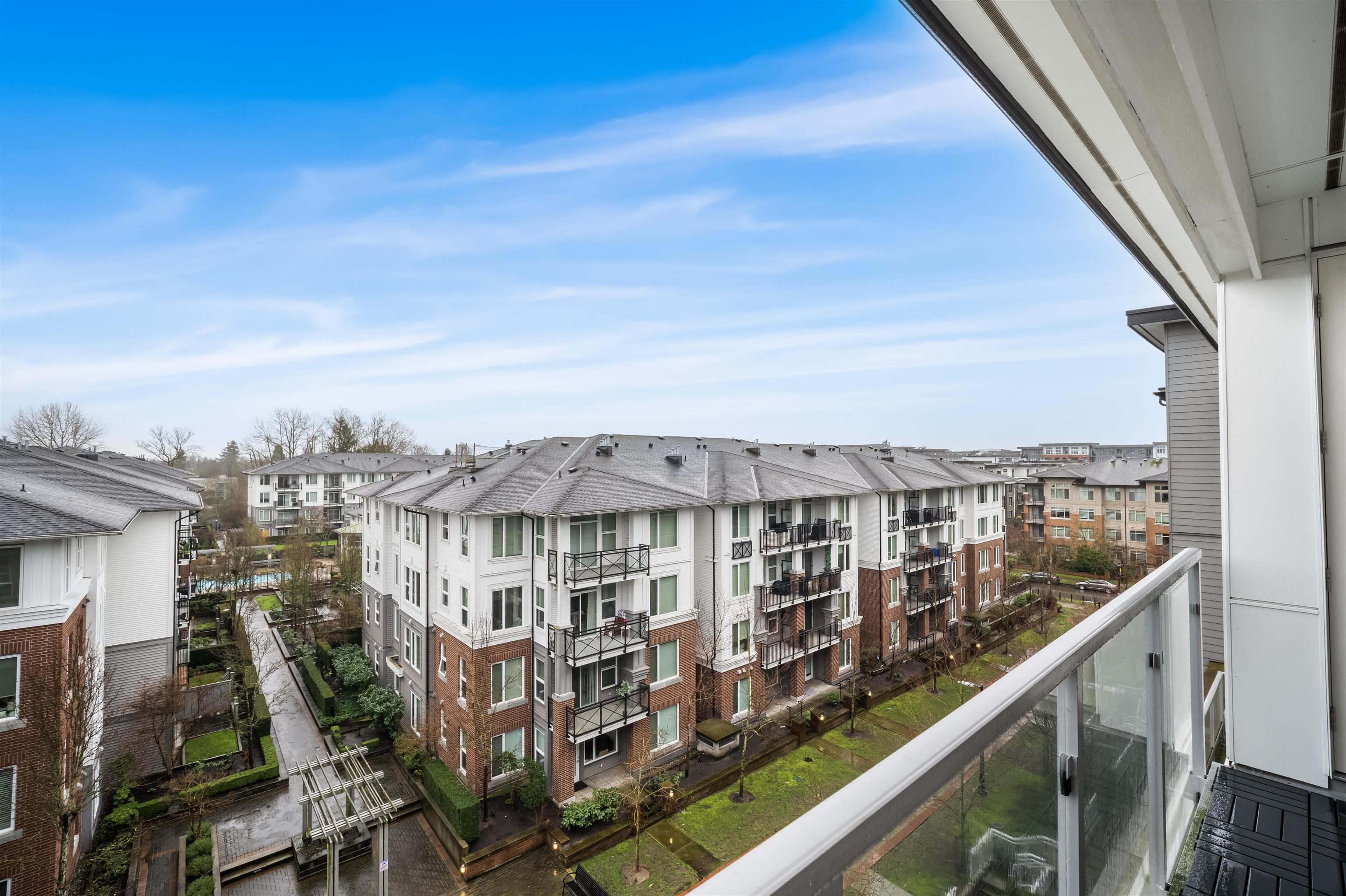 511 9233 ODLIN ROAD Unit: 511