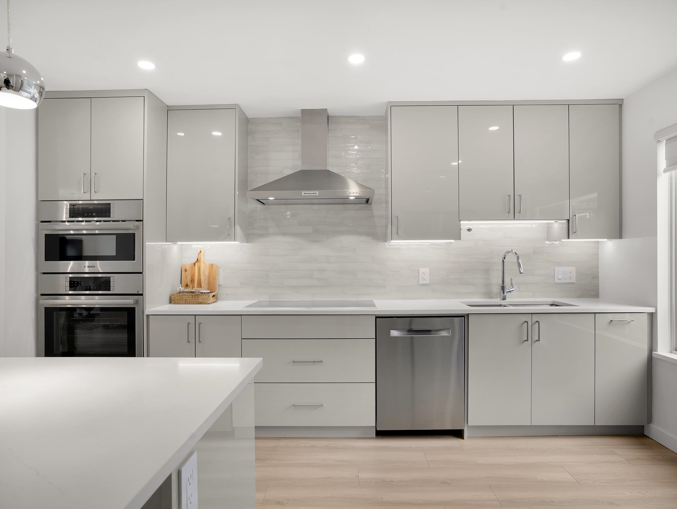 16 838 TOBRUCK AVENUE Unit: 16