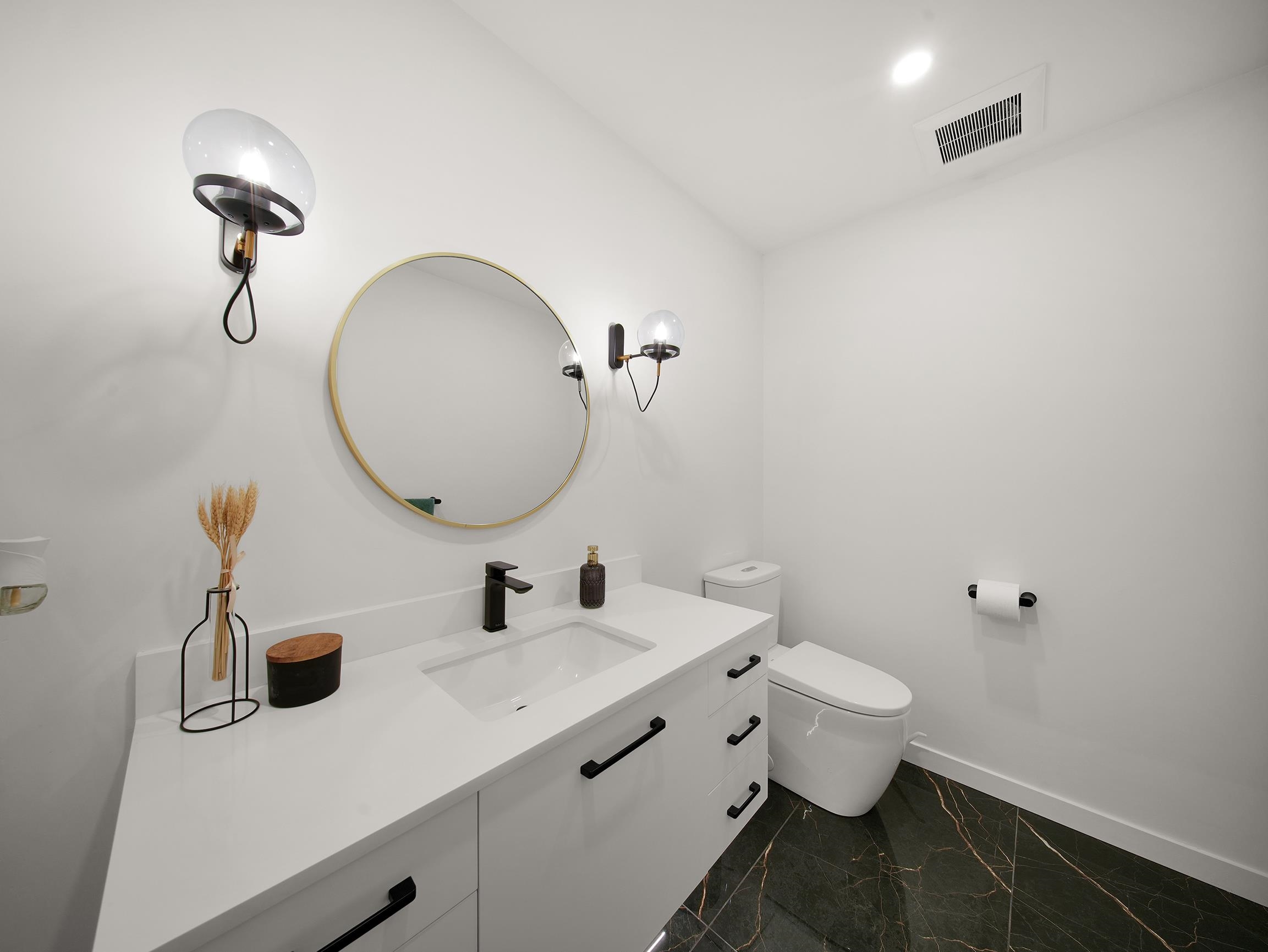 16 838 TOBRUCK AVENUE Unit: 16