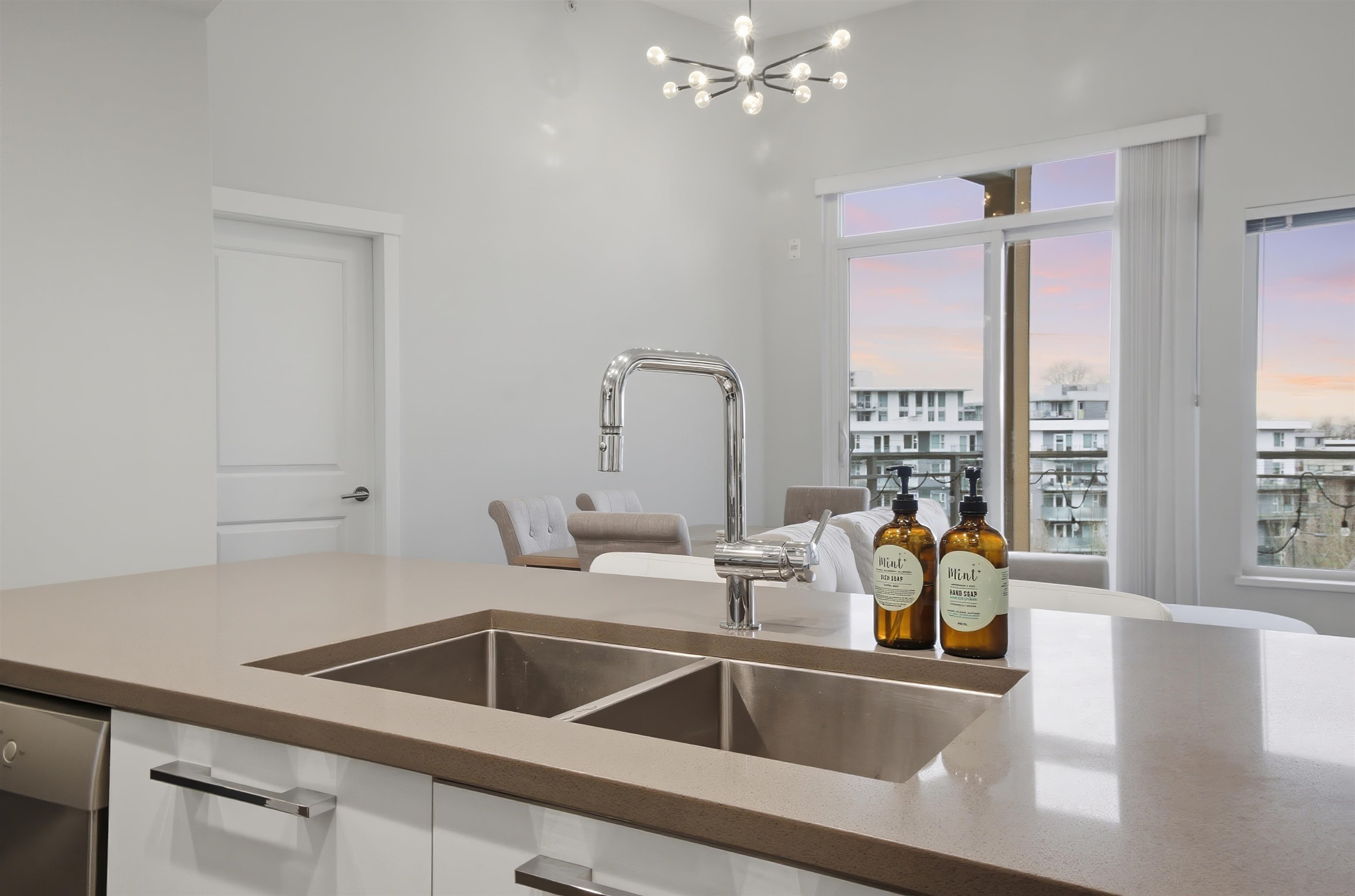 507 3263 PIERVIEW CRESCENT Unit: 507