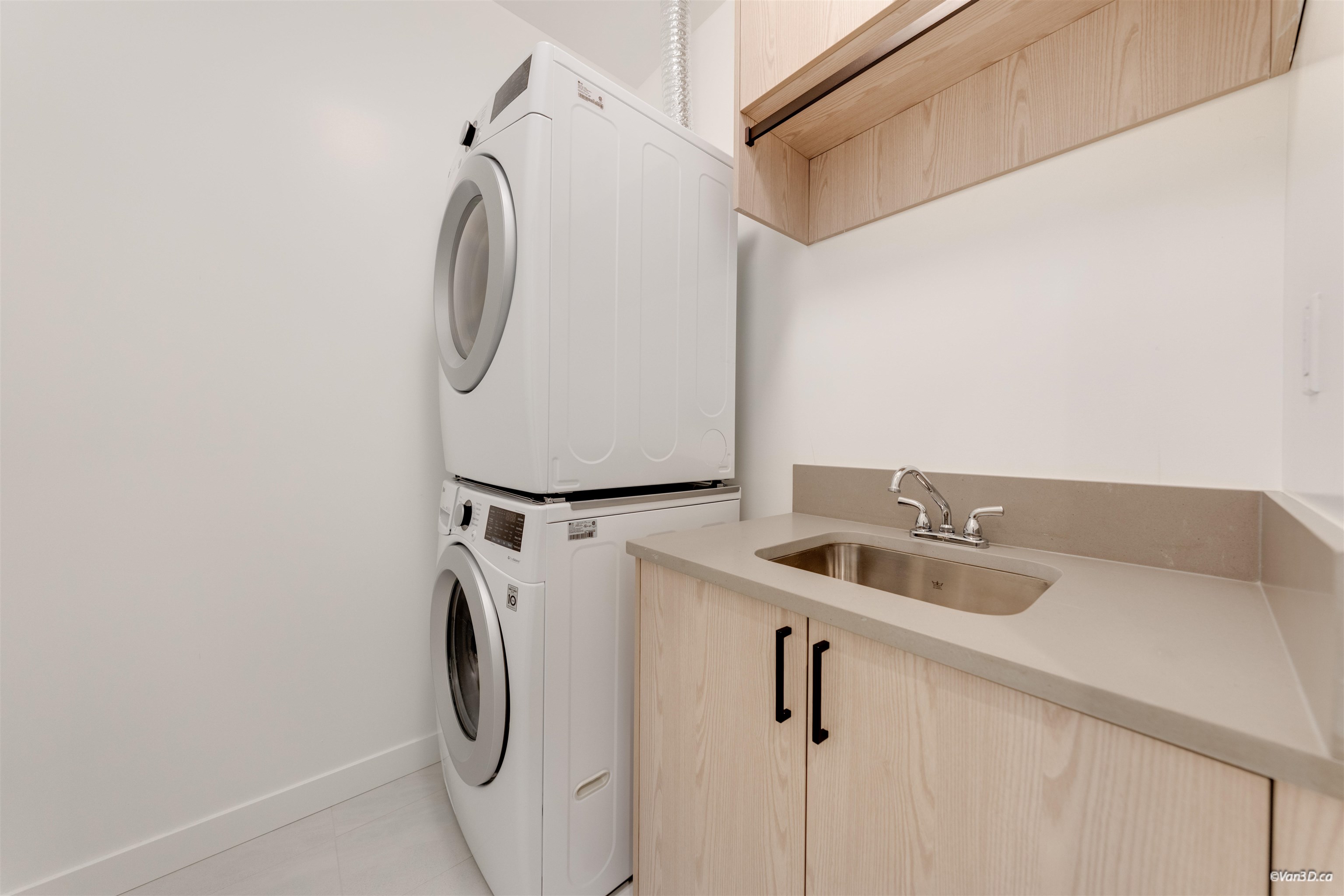 3 5651 STEVESTON HIGHWAY Unit: 3