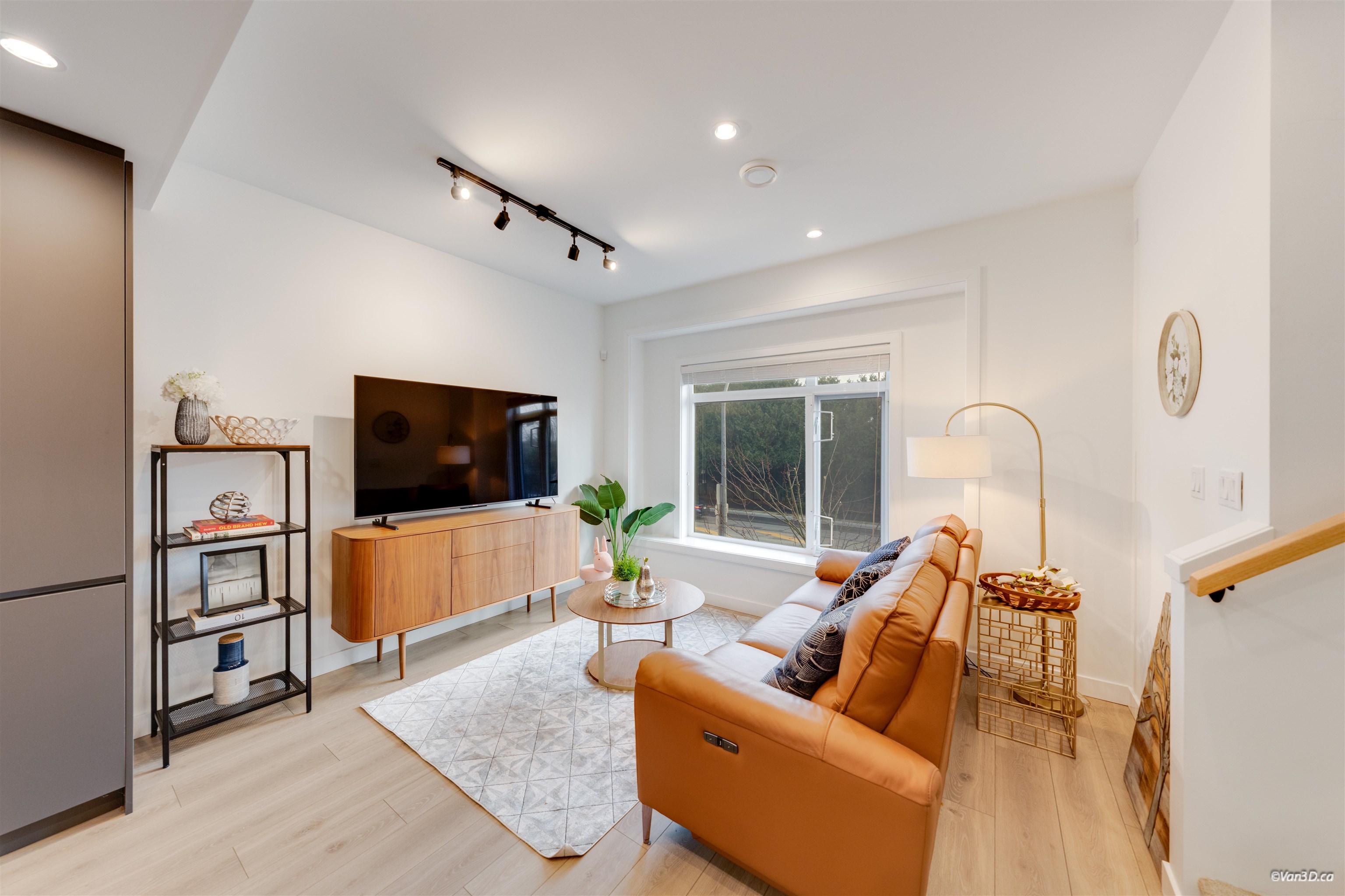 3 5651 STEVESTON HIGHWAY Unit: 3