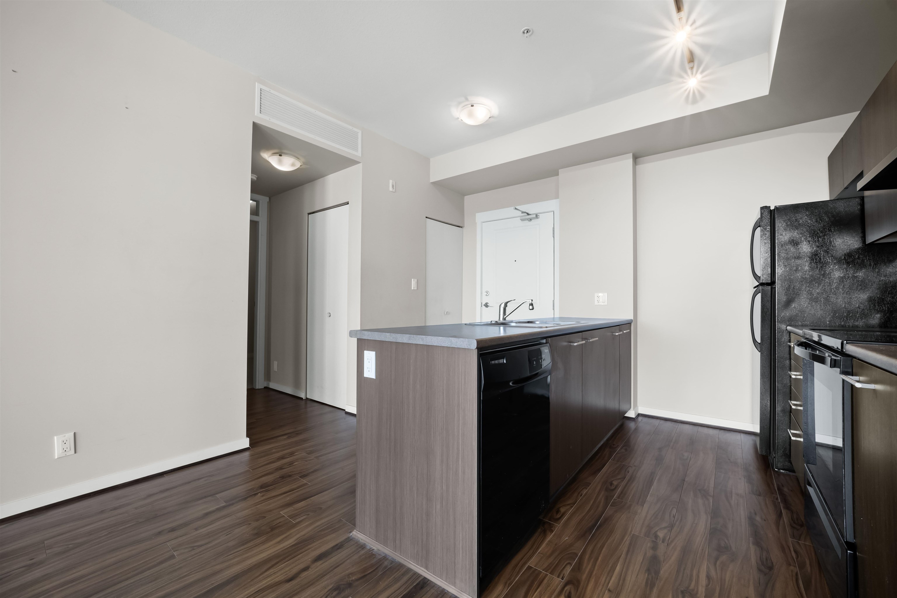 672 4099 STOLBERG STREET Unit: 672