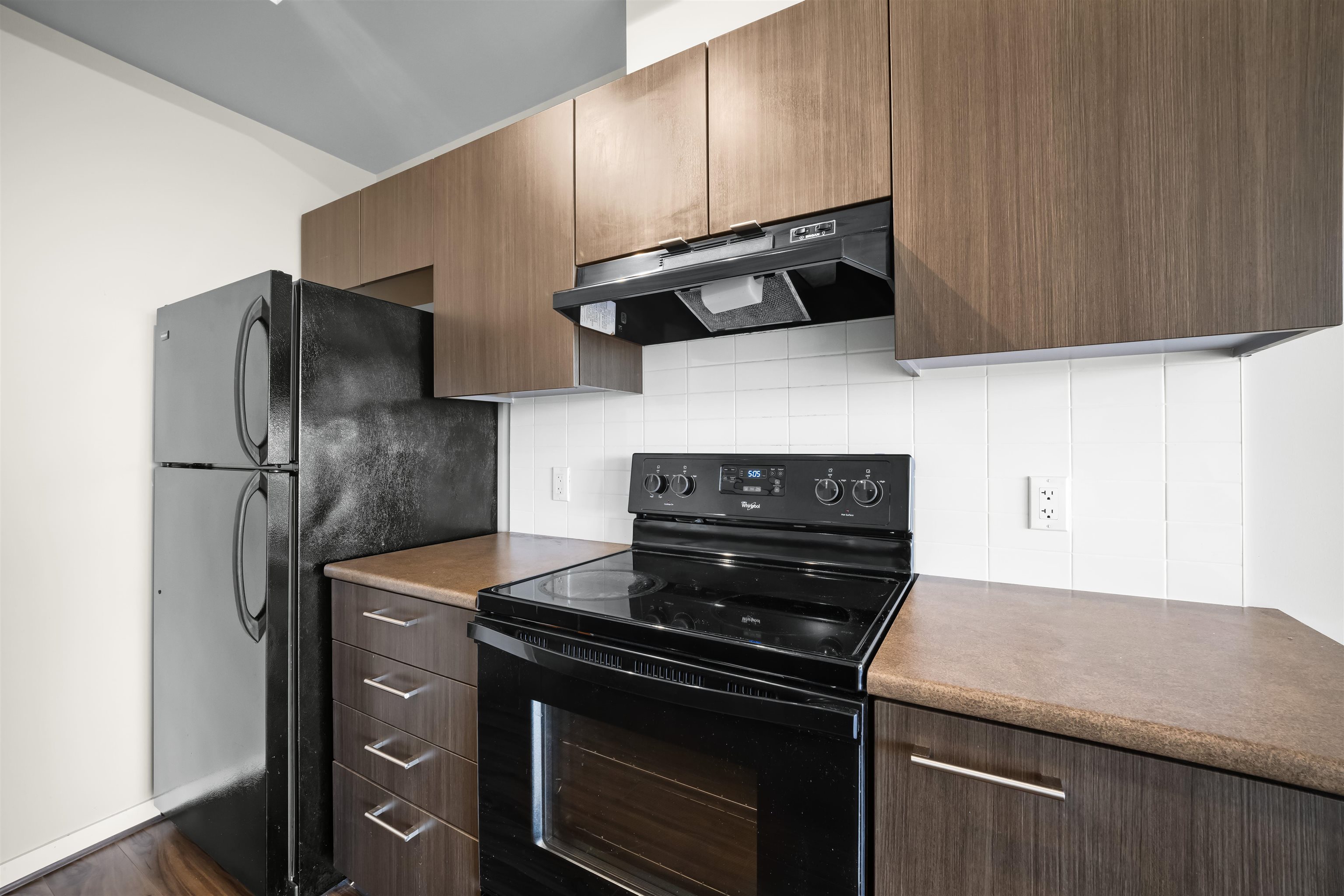 672 4099 STOLBERG STREET Unit: 672