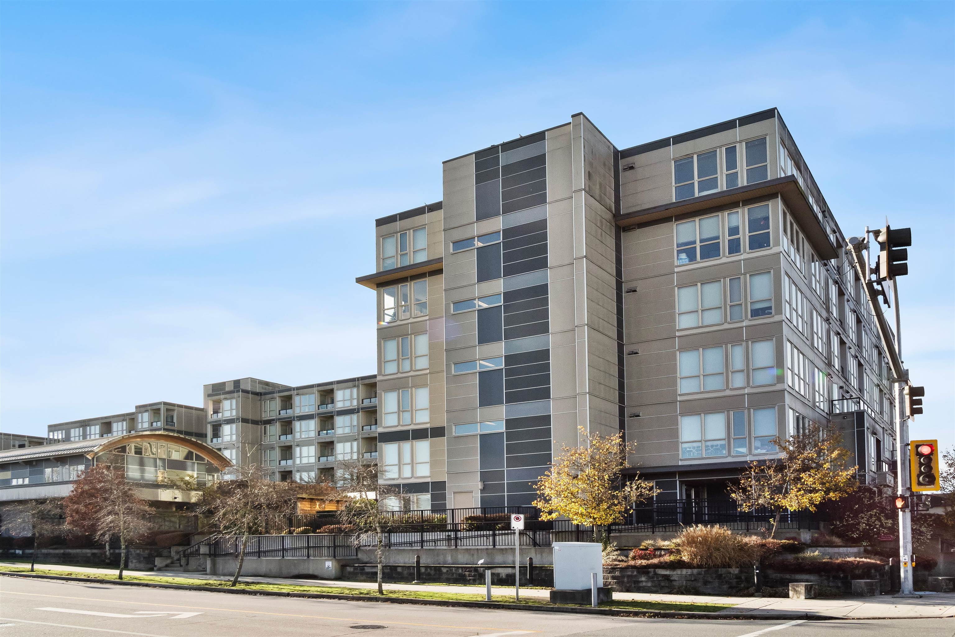 672 4099 STOLBERG STREET Unit: 672