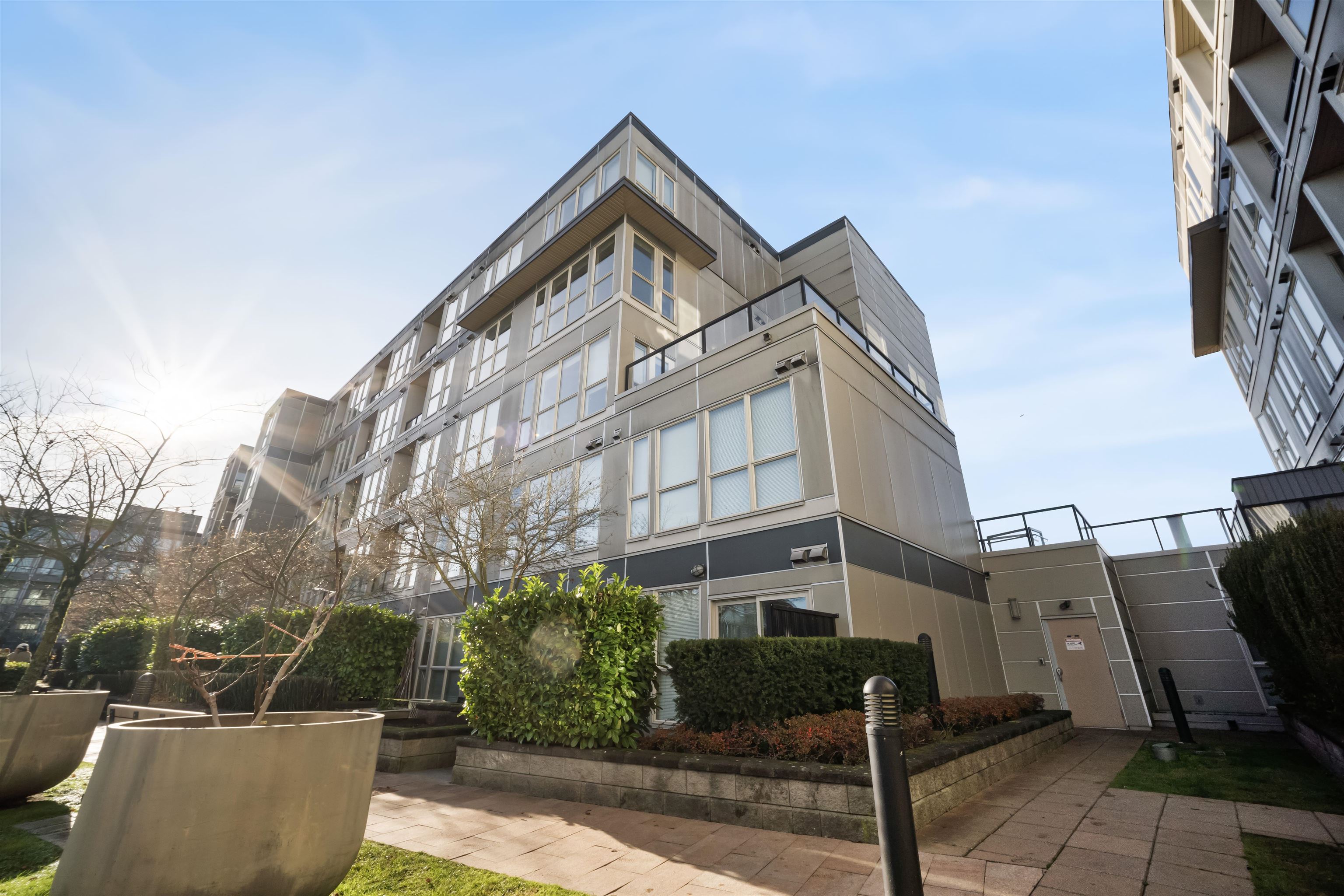 672 4099 STOLBERG STREET Unit: 672