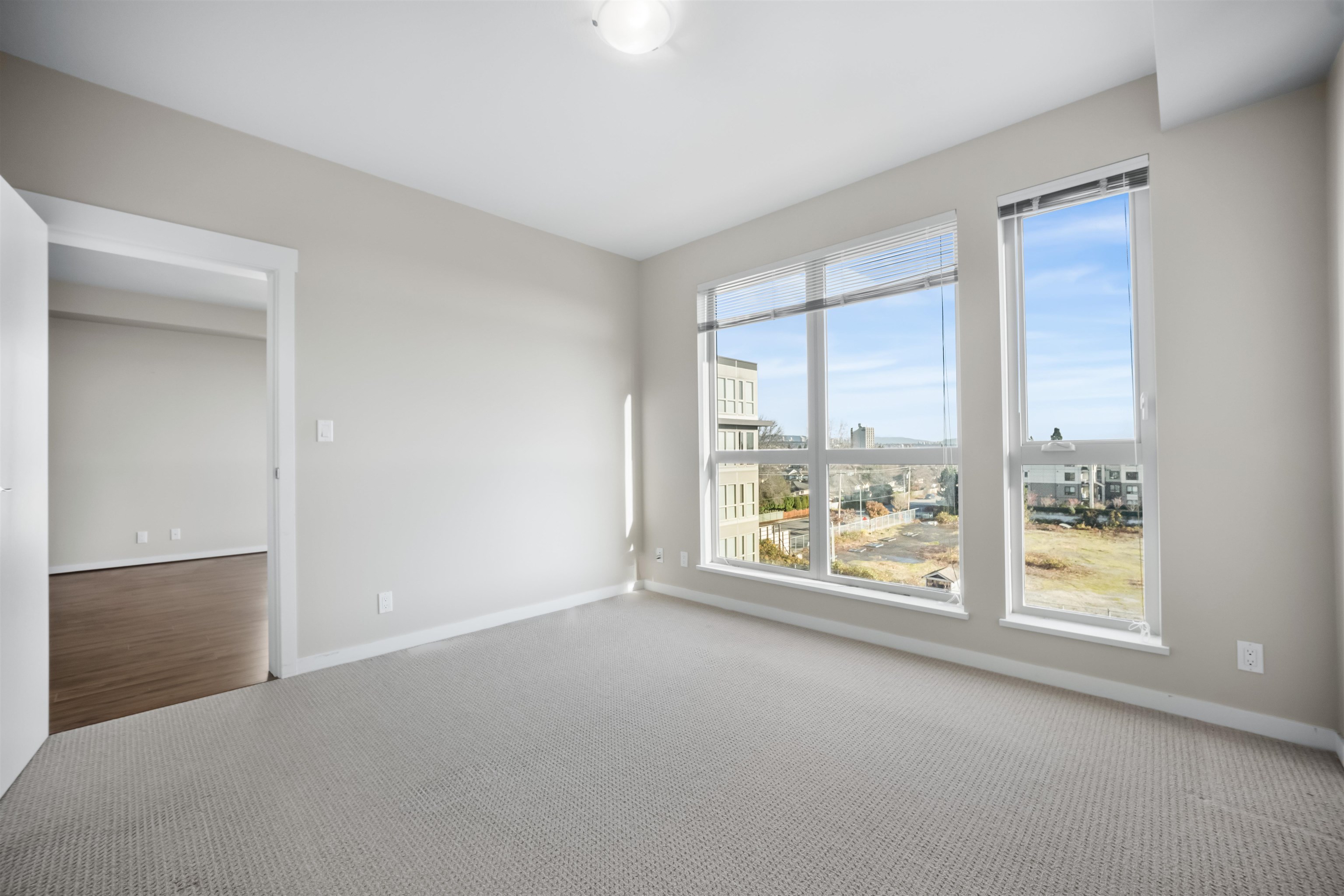 672 4099 STOLBERG STREET Unit: 672