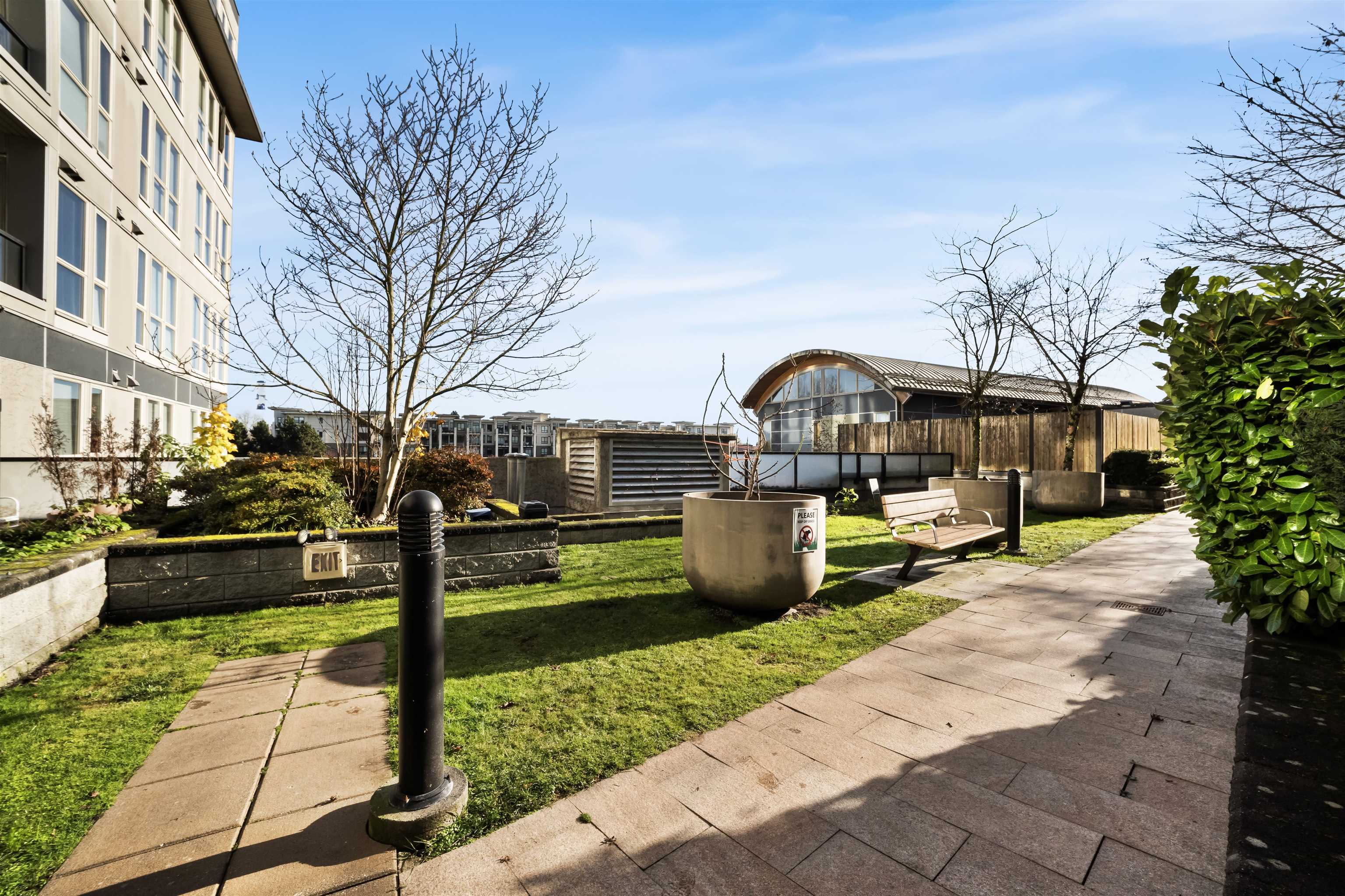 672 4099 STOLBERG STREET Unit: 672