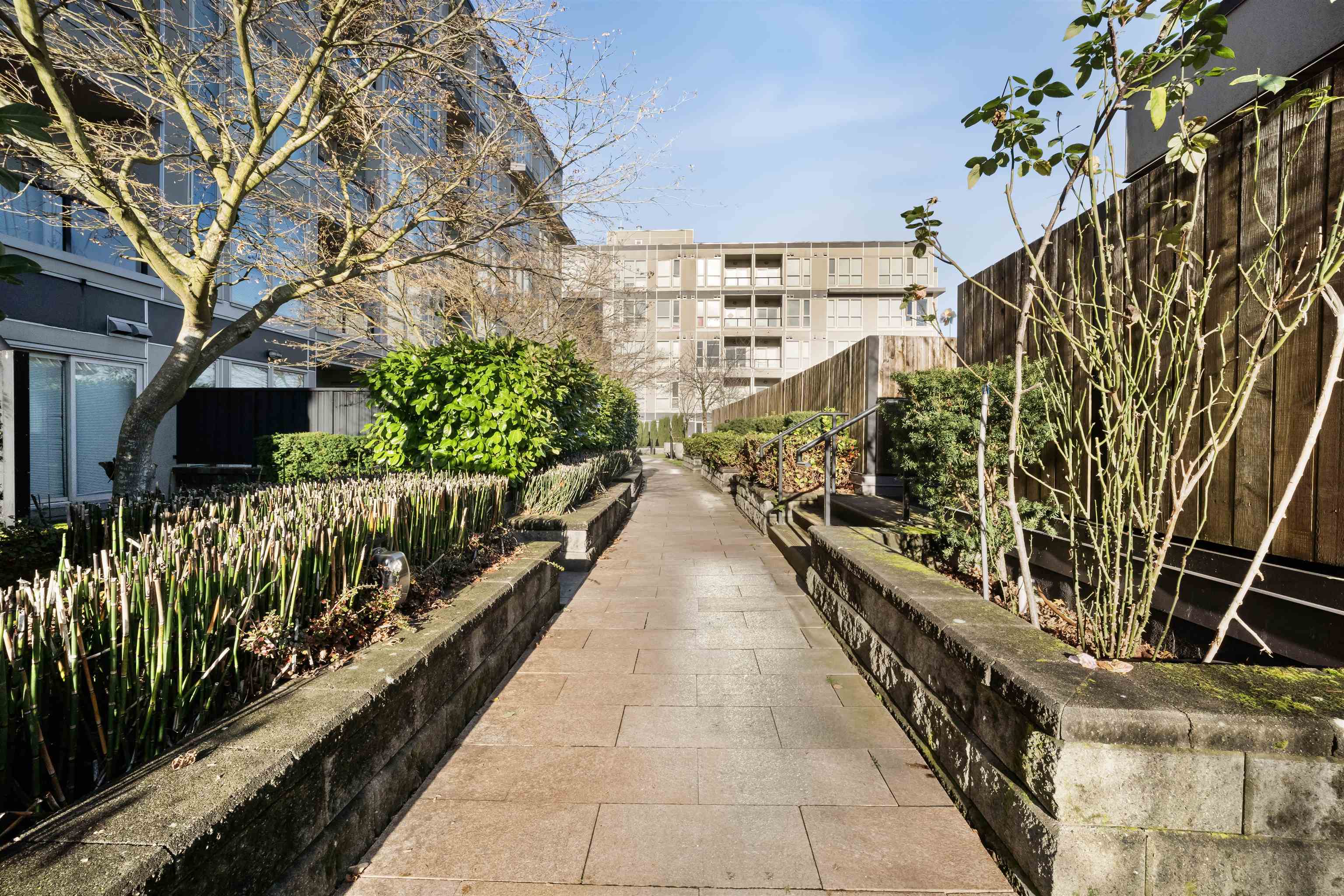 672 4099 STOLBERG STREET Unit: 672