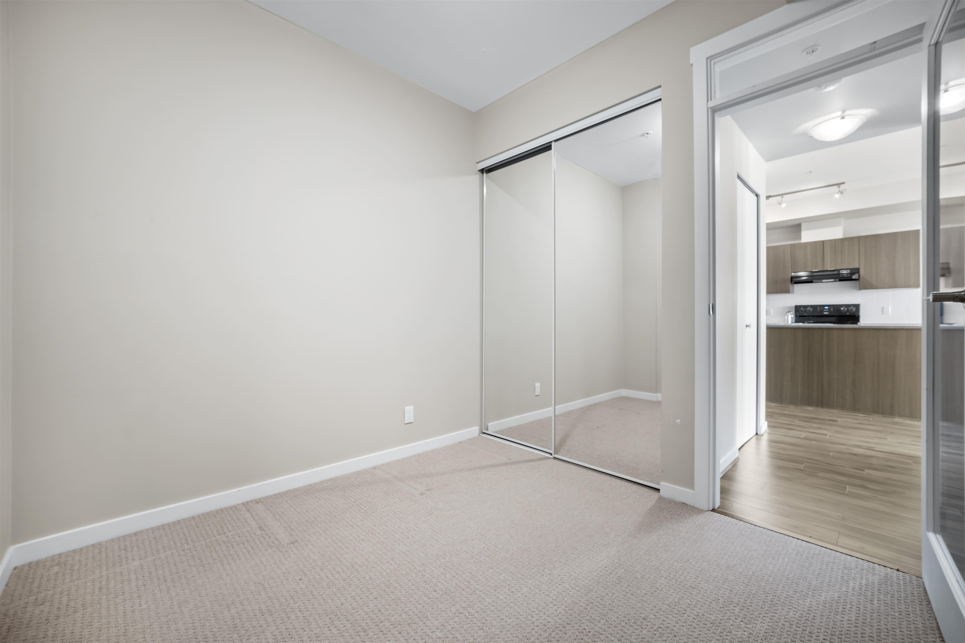 672 4099 STOLBERG STREET Unit: 672