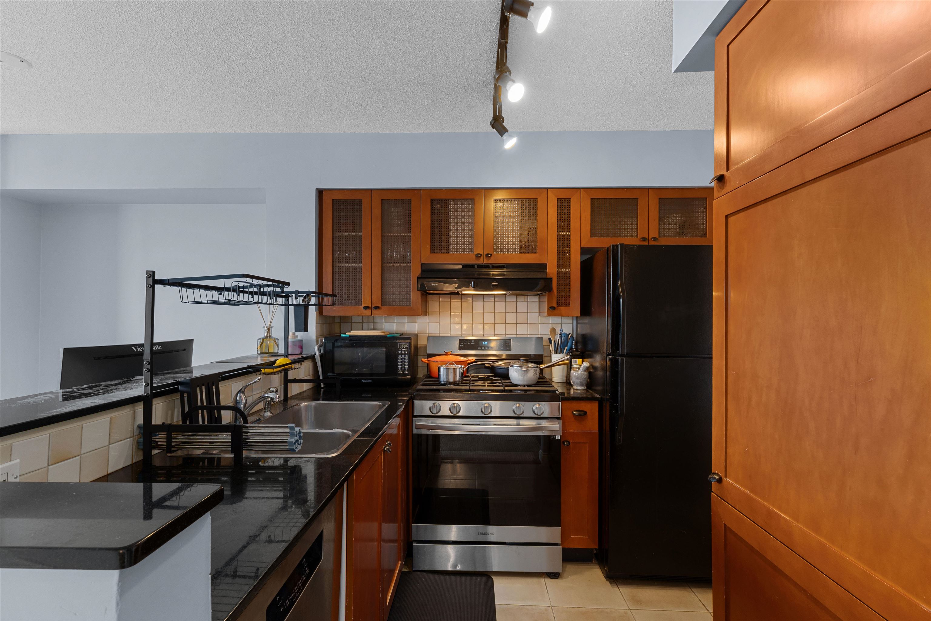 604 55 ALEXANDER STREET Unit: 604