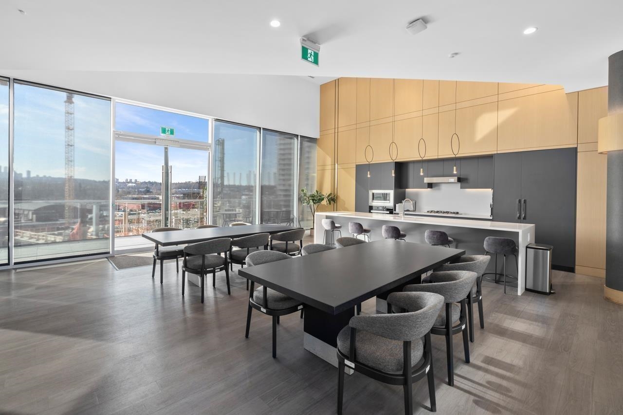 610 4890 LOUGHEED HIGHWAY Unit: 610