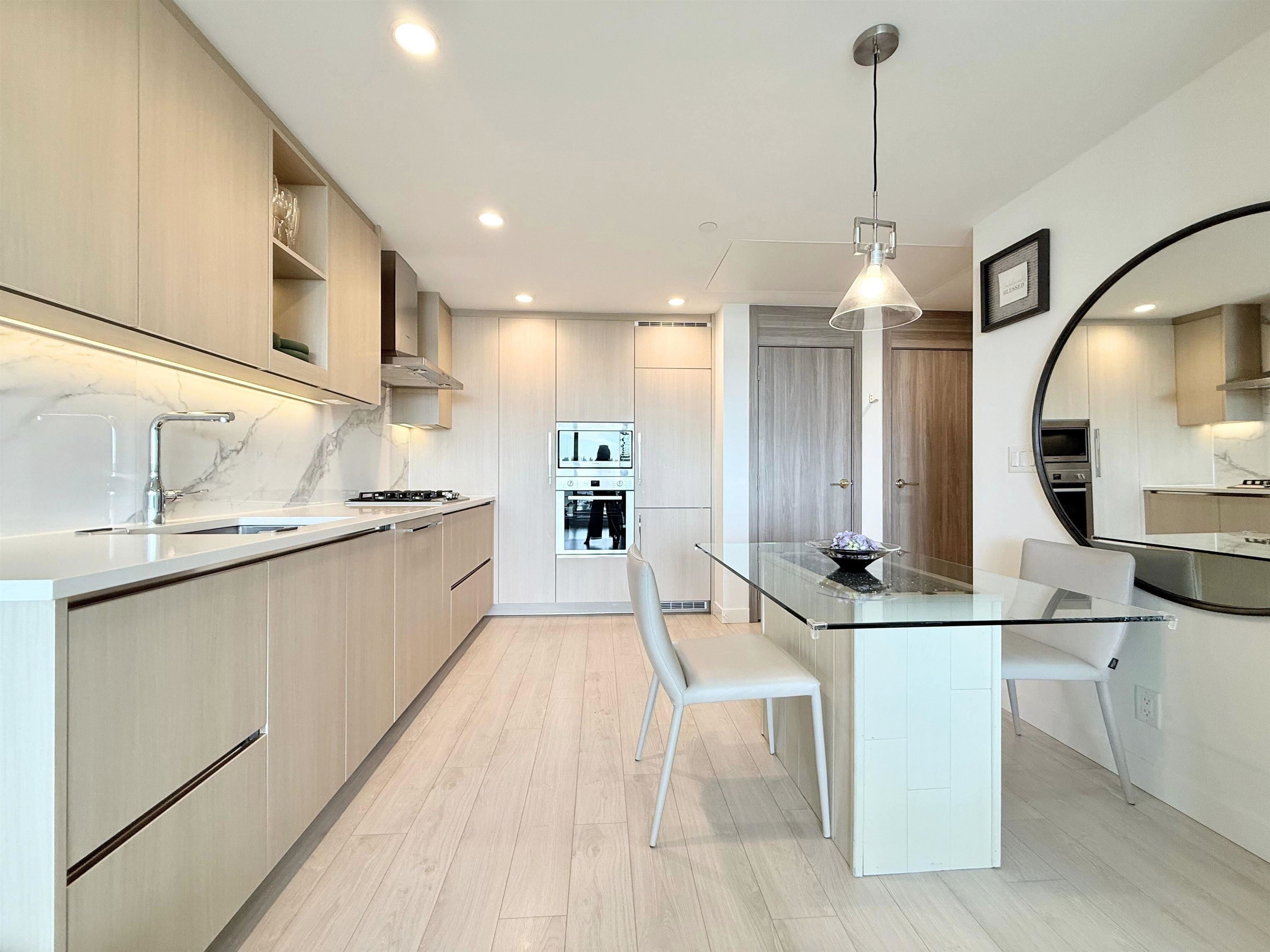 610 4890 LOUGHEED HIGHWAY Unit: 610