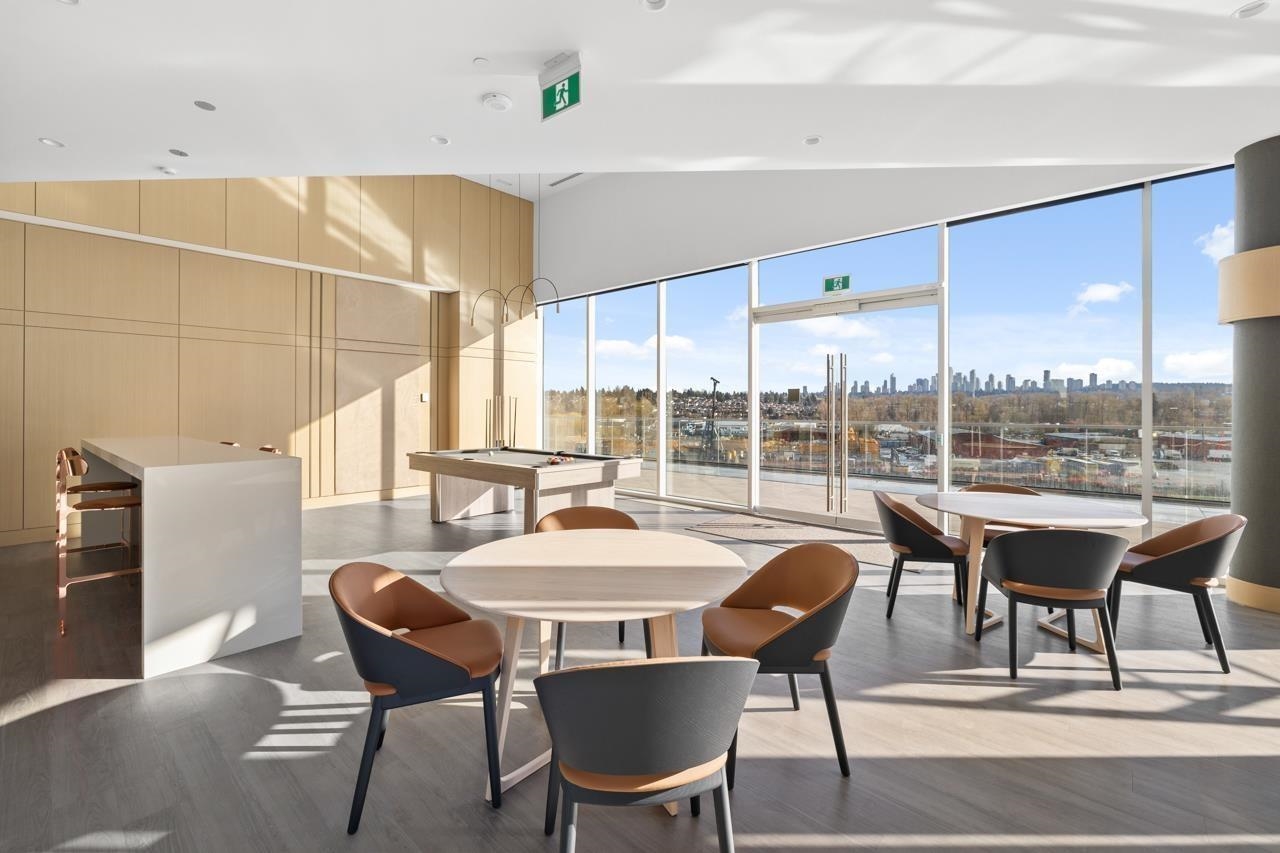 610 4890 LOUGHEED HIGHWAY Unit: 610