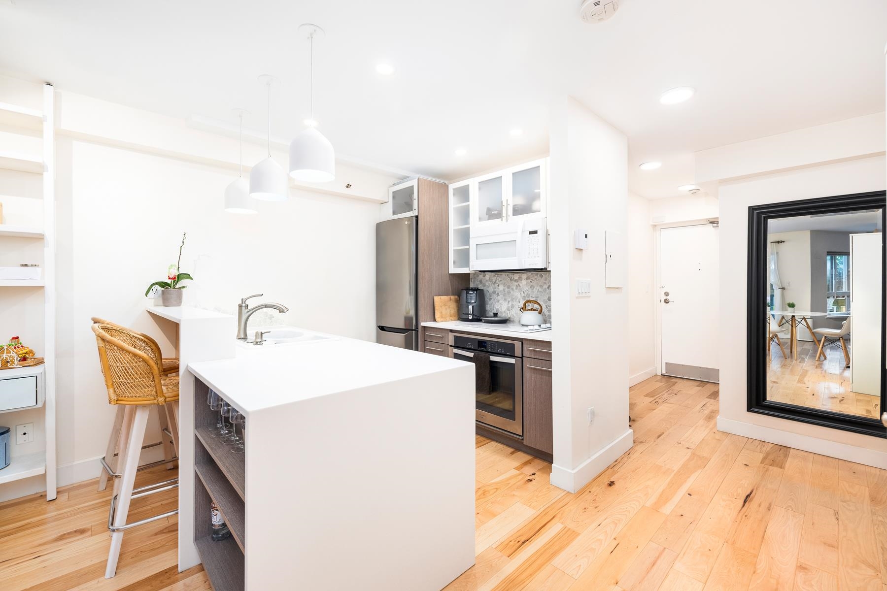 112 825 E 7TH AVENUE Unit: 112