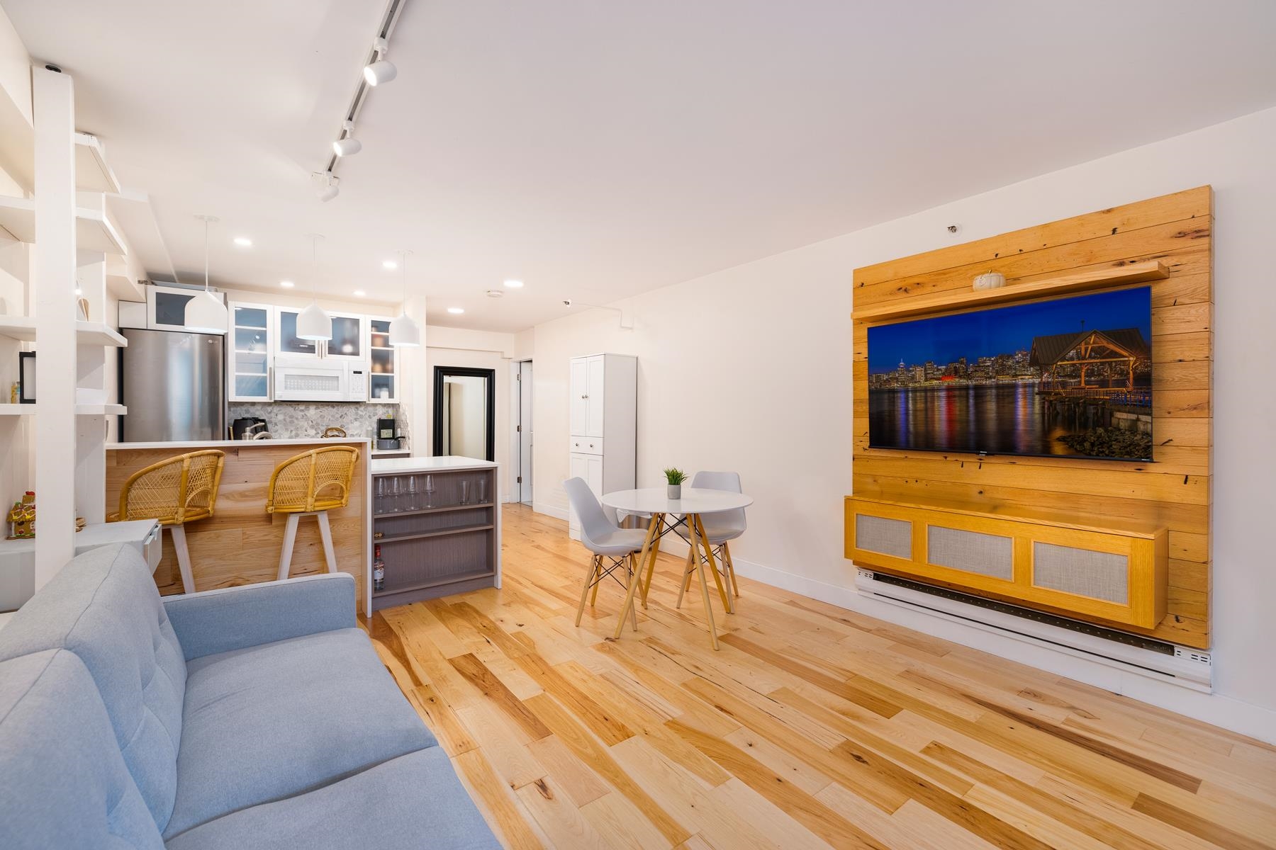 112 825 E 7TH AVENUE Unit: 112