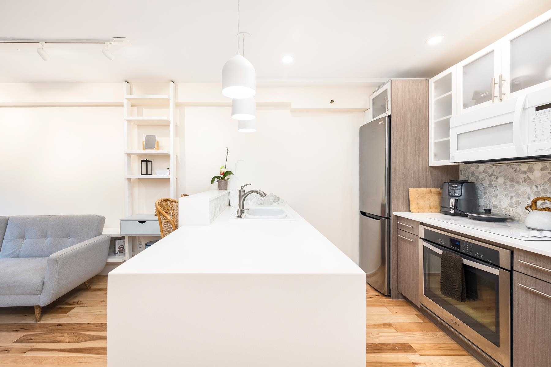 112 825 E 7TH AVENUE Unit: 112