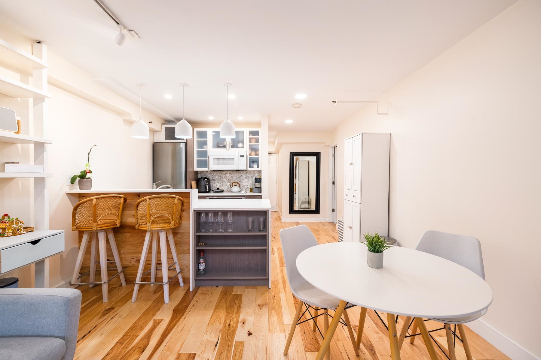 112 825 E 7TH AVENUE Unit: 112