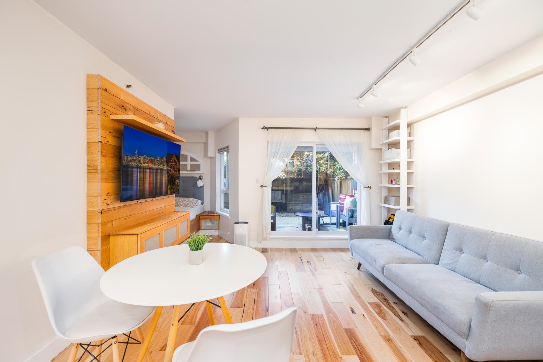 112 825 E 7TH AVENUE Unit: 112