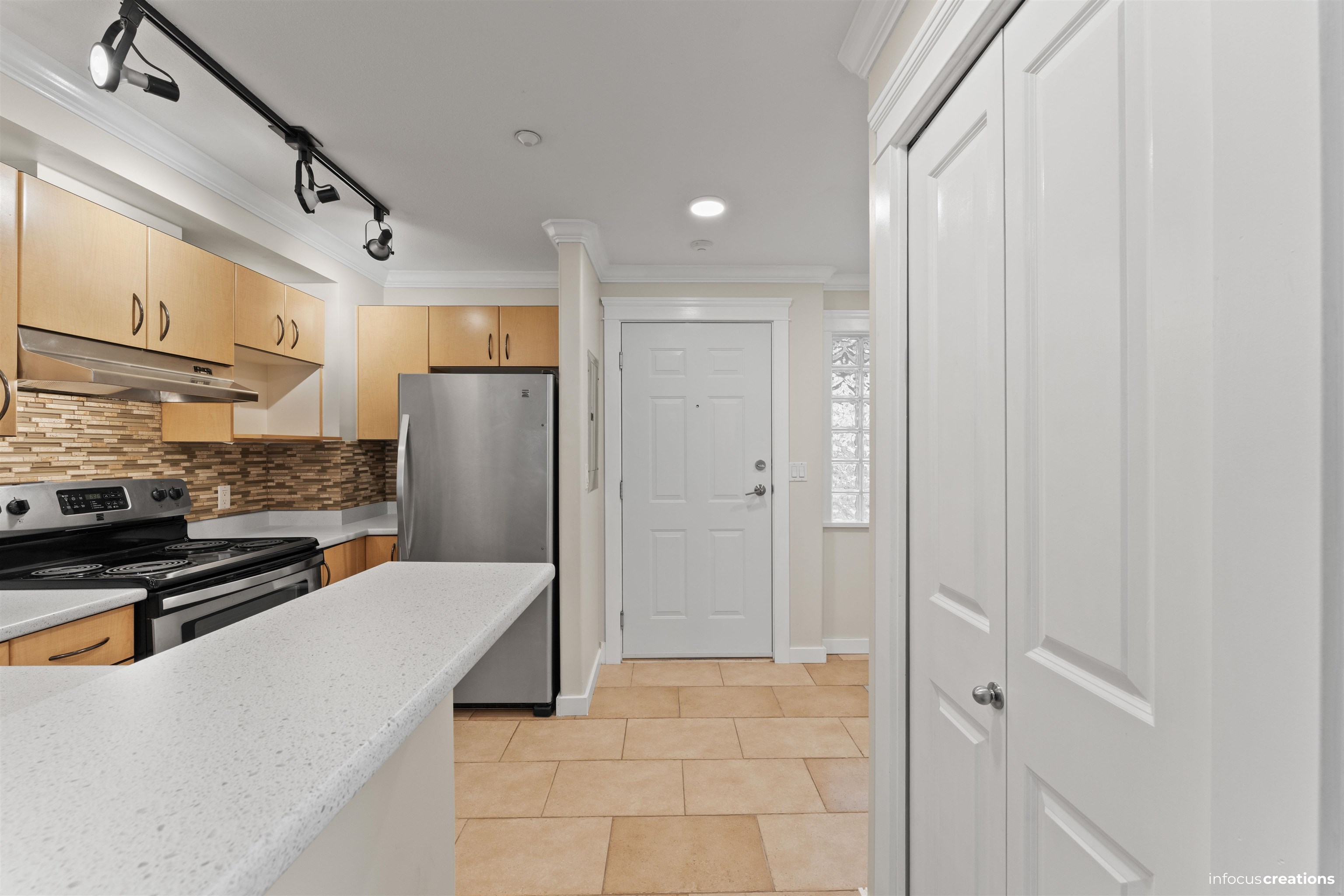 219 20200 56 AVENUE Unit: 219