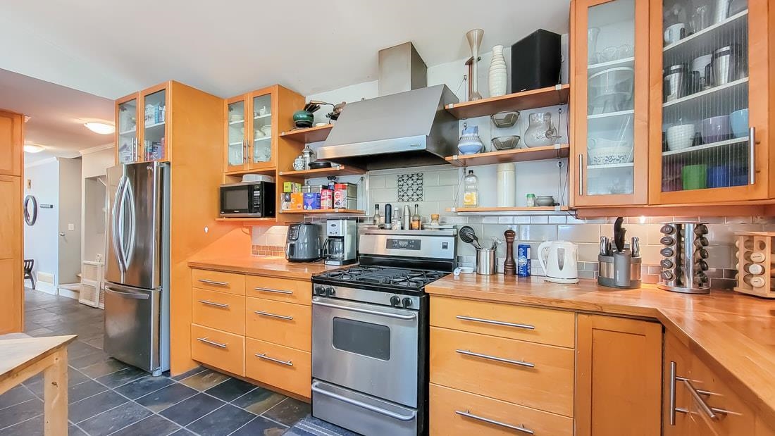 4670 WILLOW CREEK ROAD