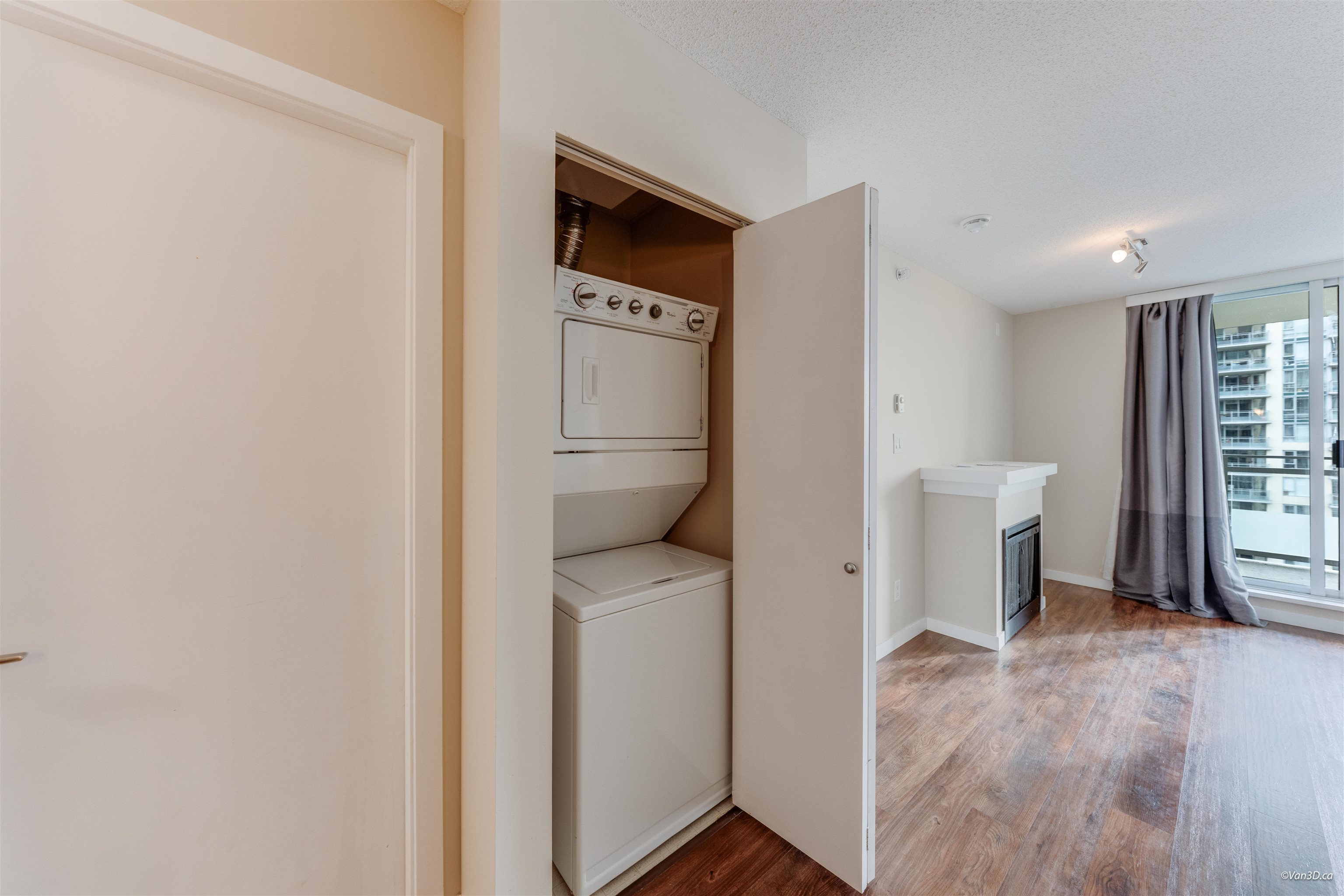 2201 9868 CAMERON STREET Unit: 2201
