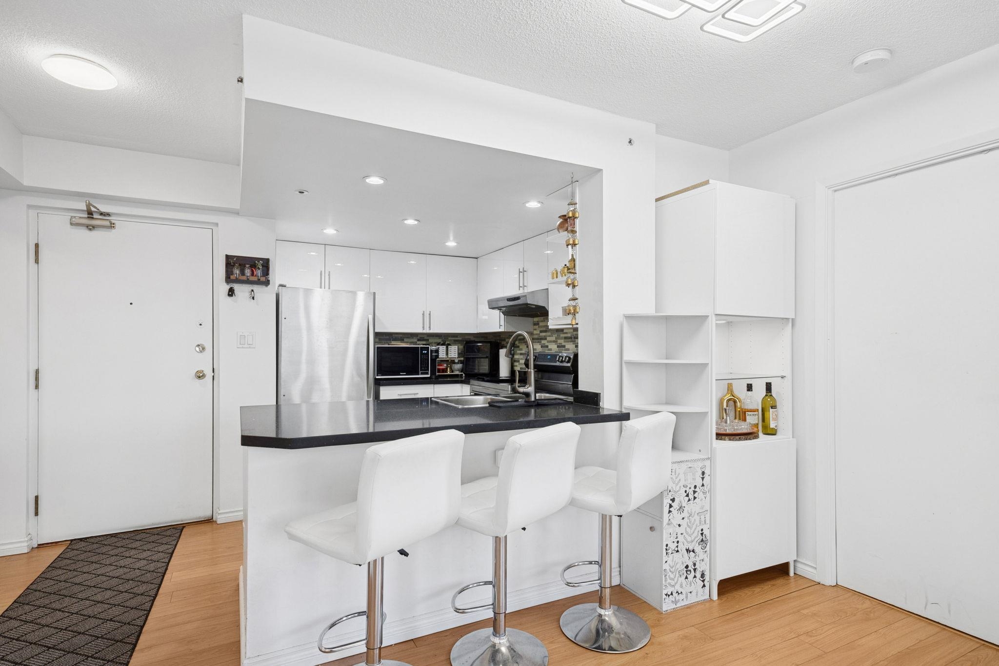 1402 828 AGNES STREET Unit: 1402