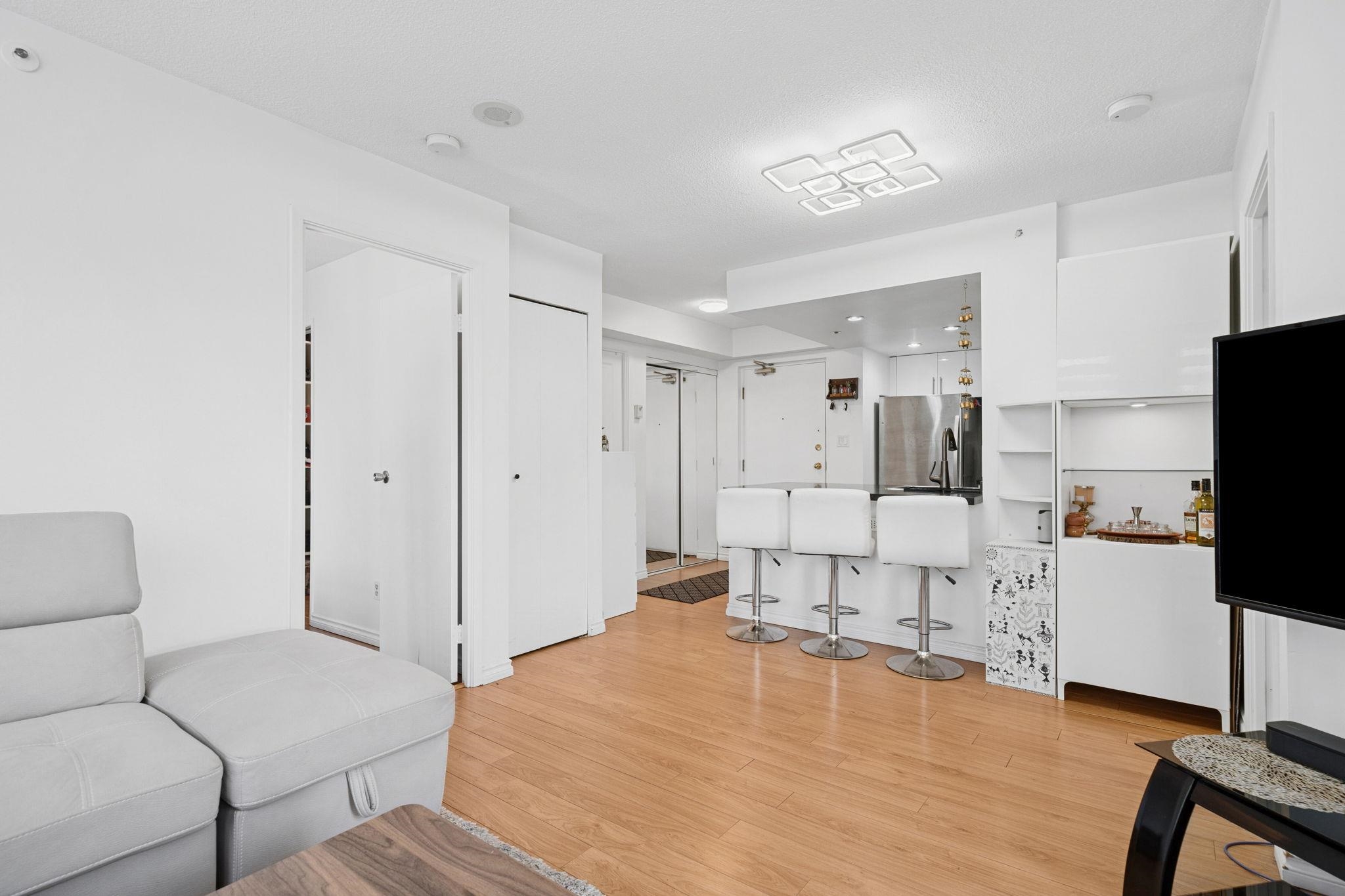 1402 828 AGNES STREET Unit: 1402