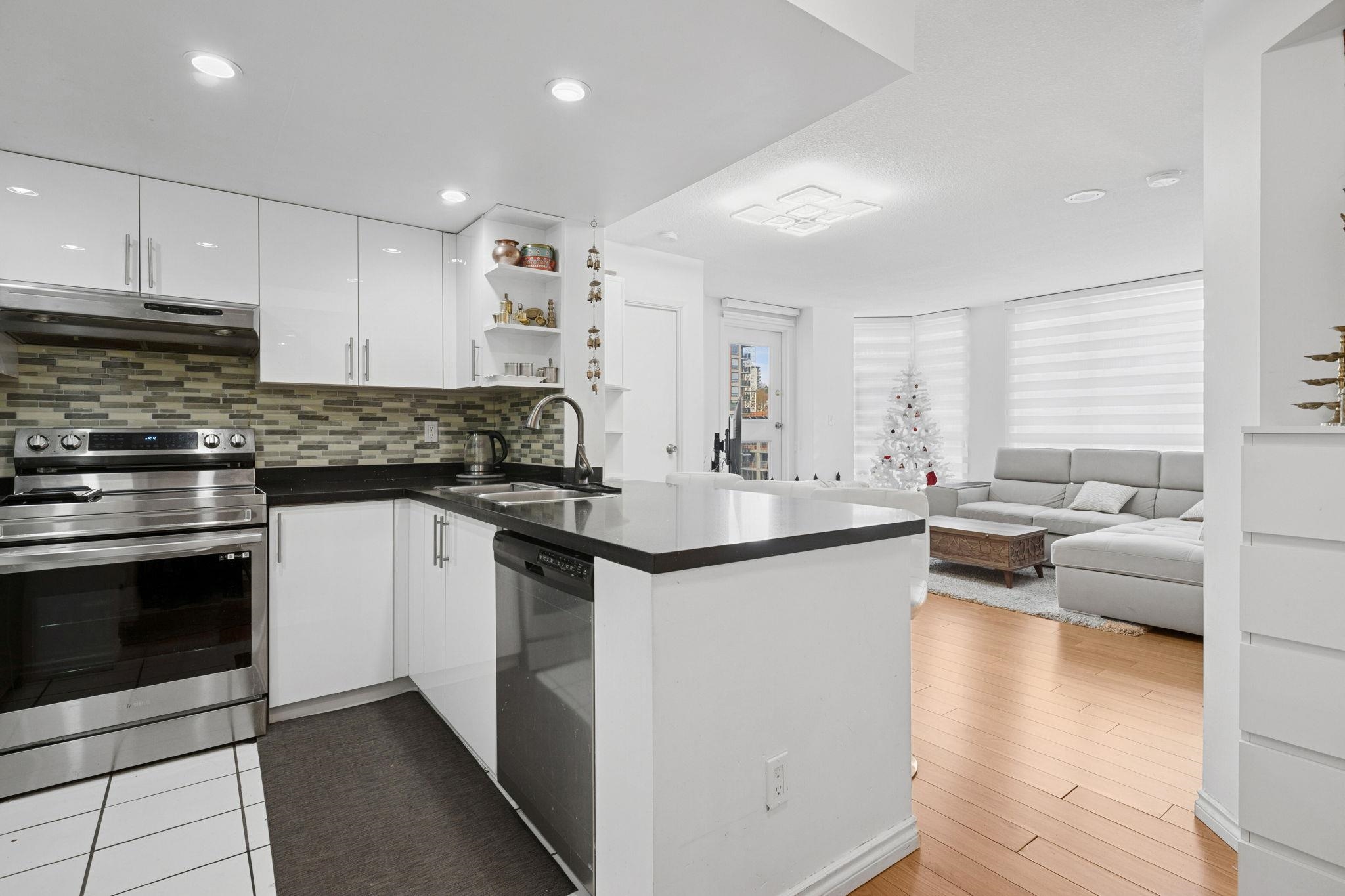 1402 828 AGNES STREET Unit: 1402