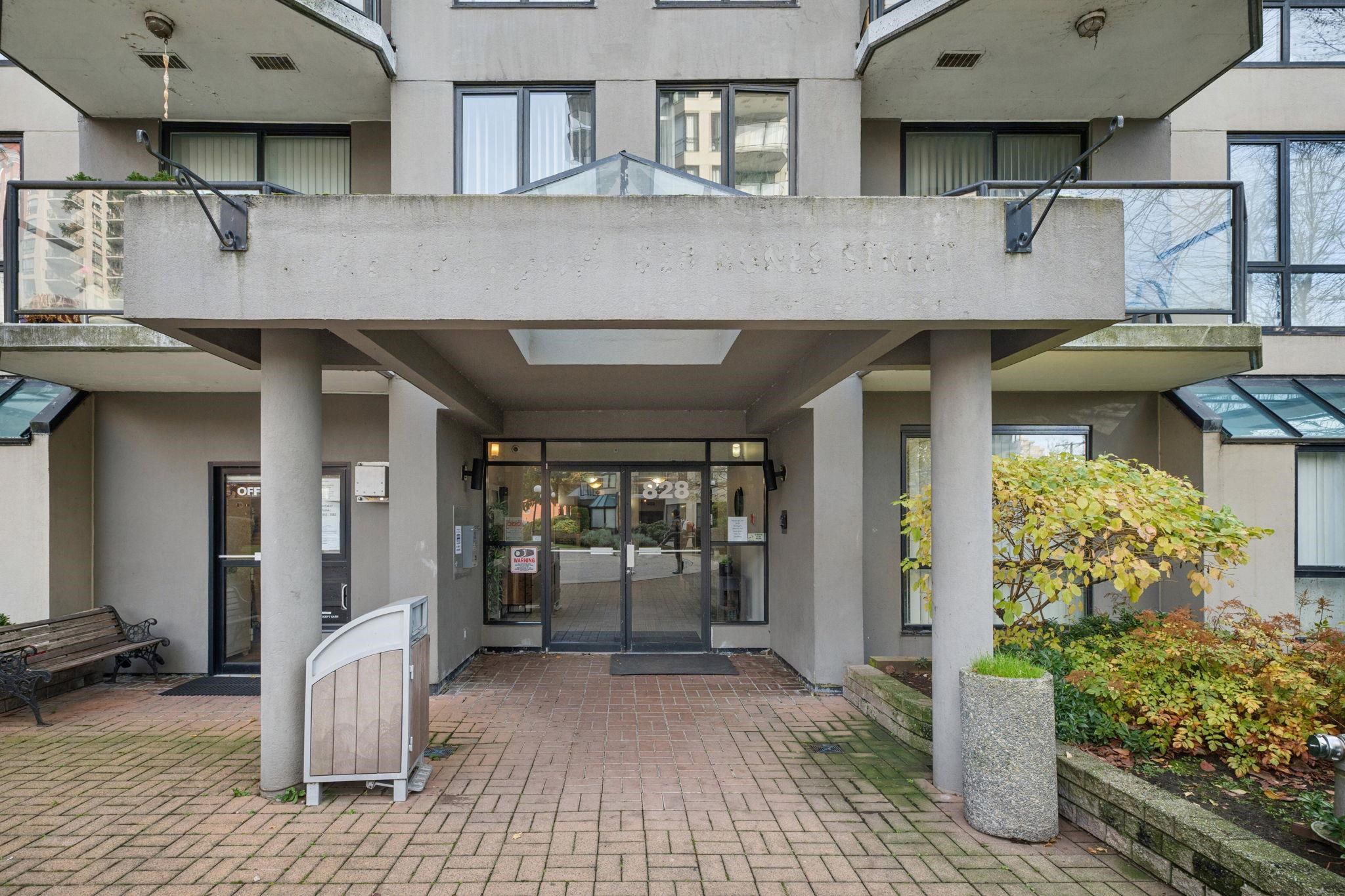 1402 828 AGNES STREET Unit: 1402