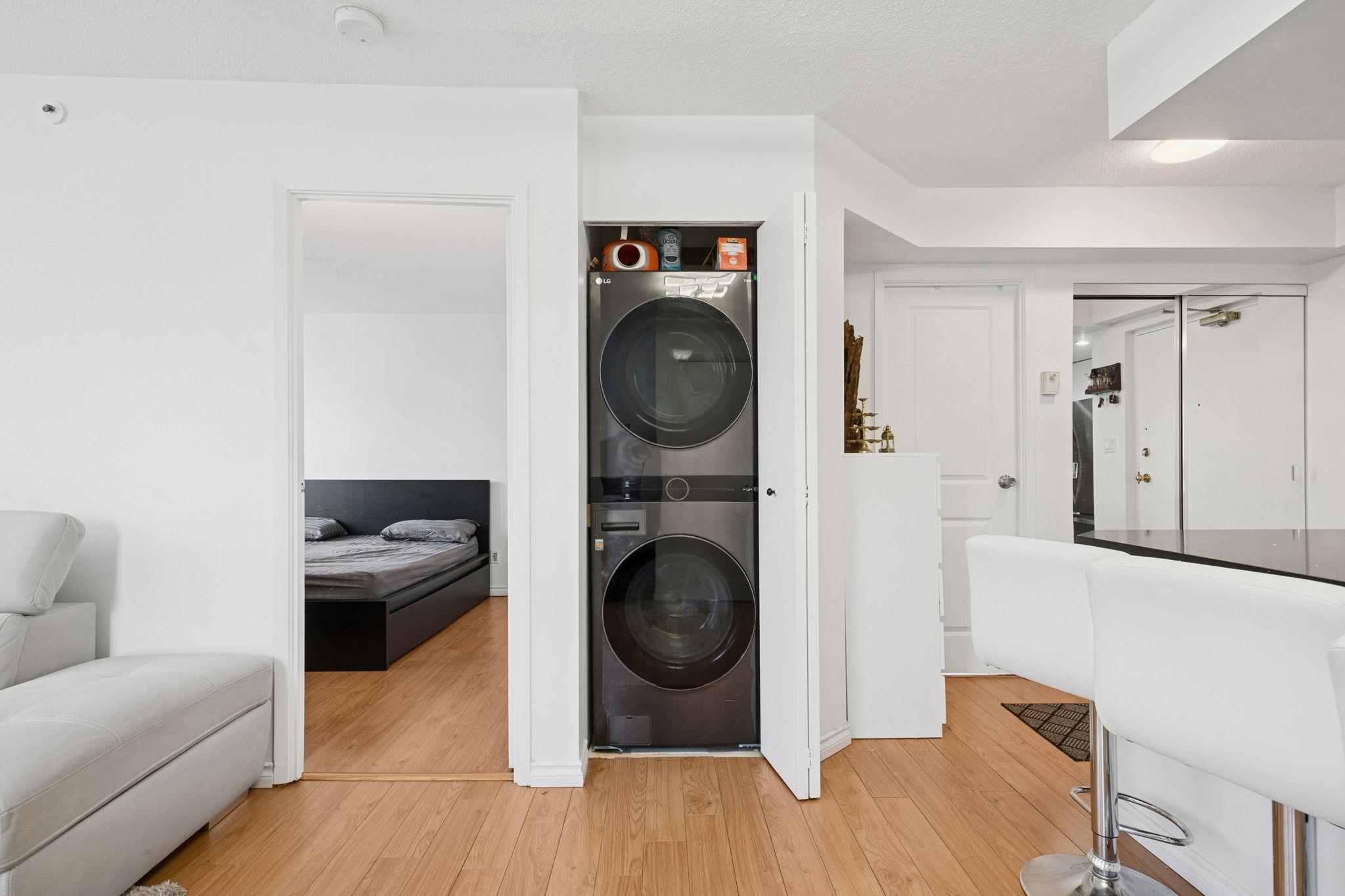 1402 828 AGNES STREET Unit: 1402