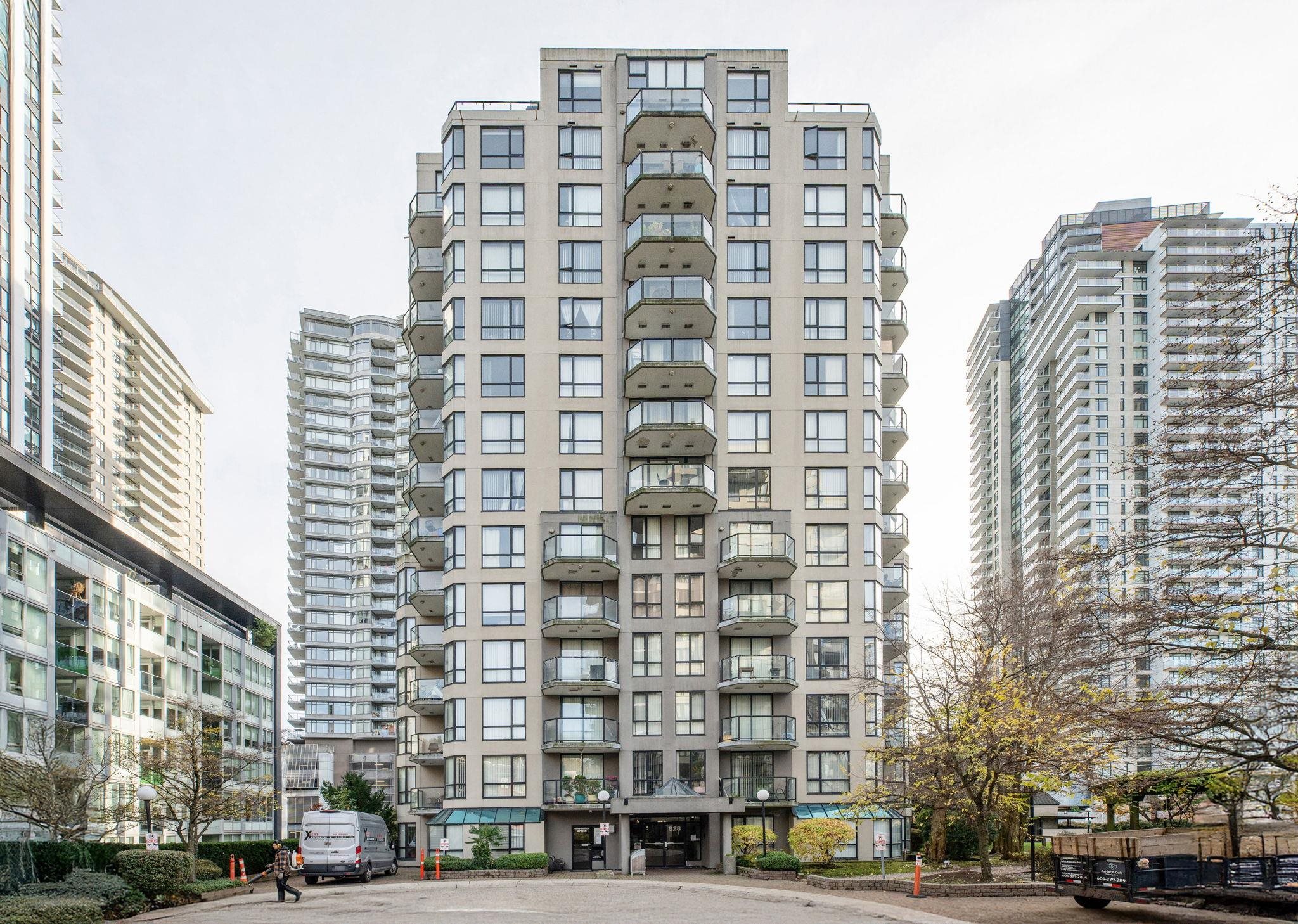 1402 828 AGNES STREET Unit: 1402