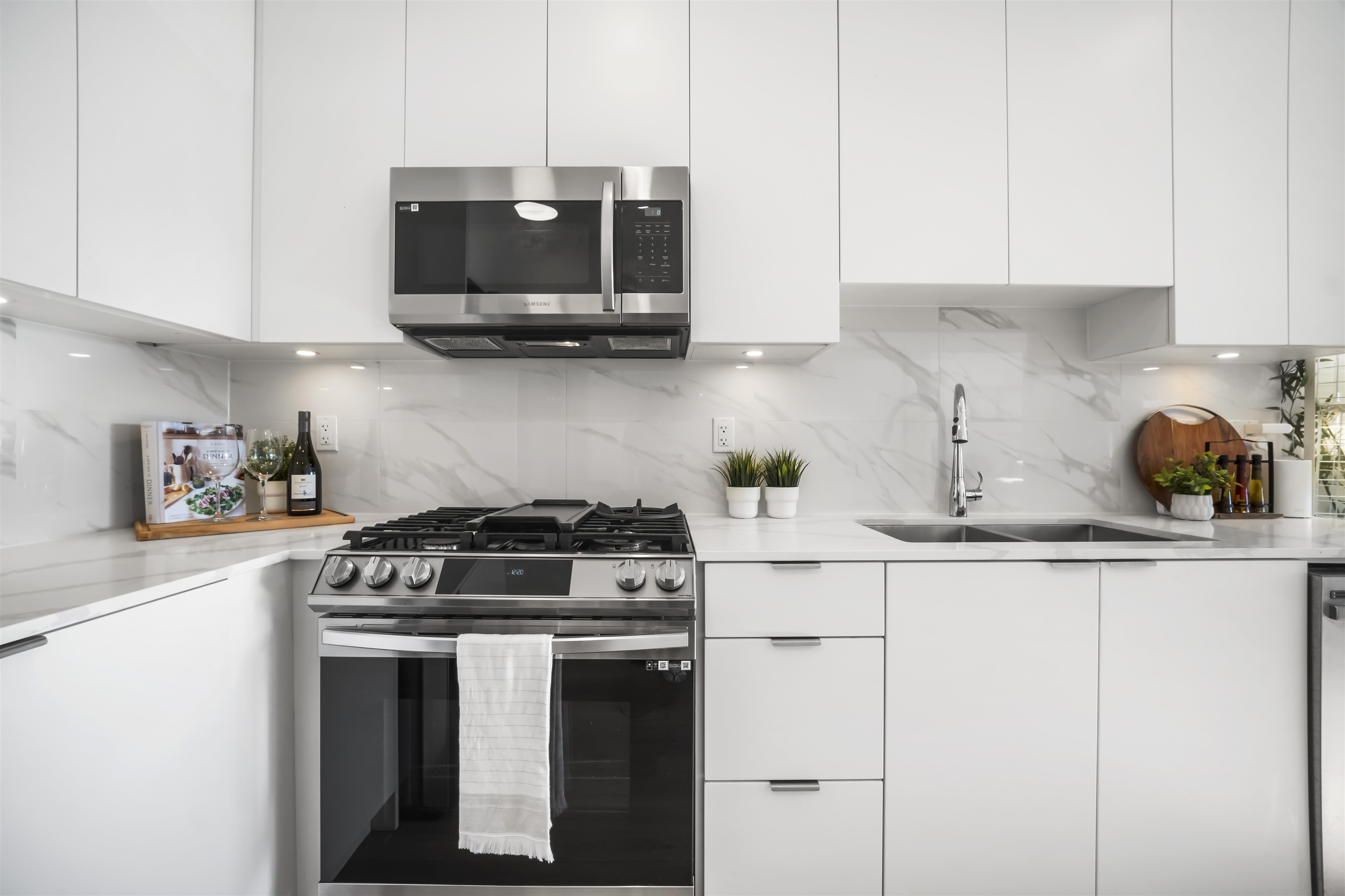 404 2331 KELLY AVENUE Unit: 404