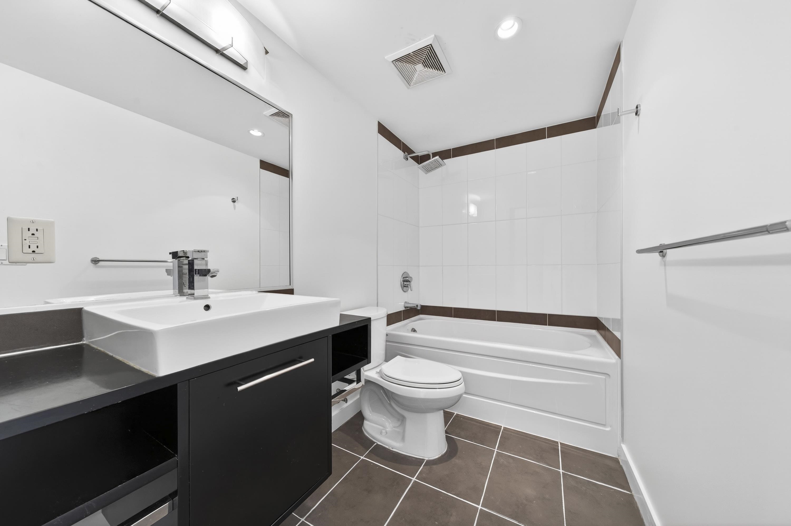 1102 188 KEEFER PLACE Unit: 1102