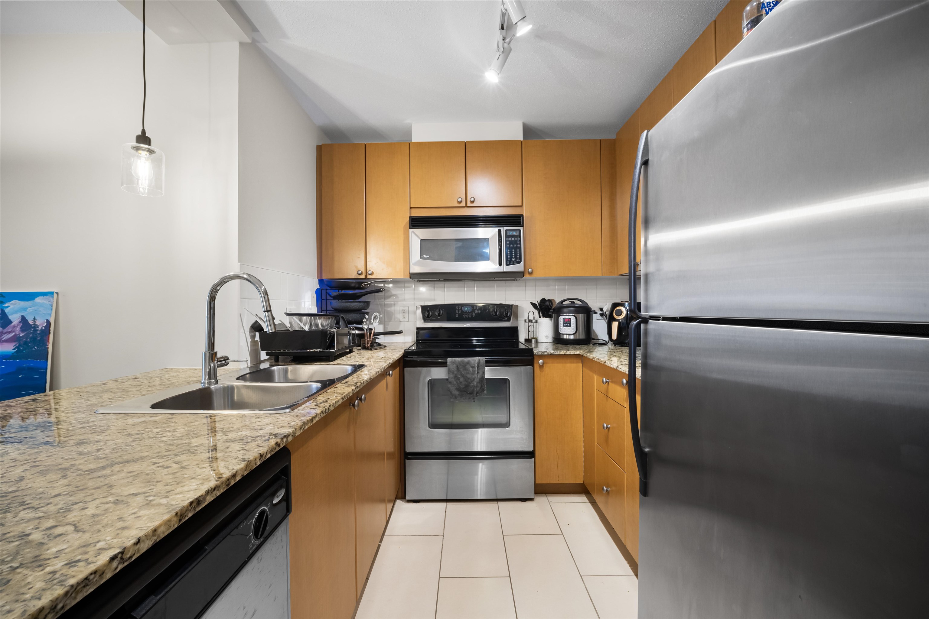 608 610 VICTORIA STREET Unit: 608