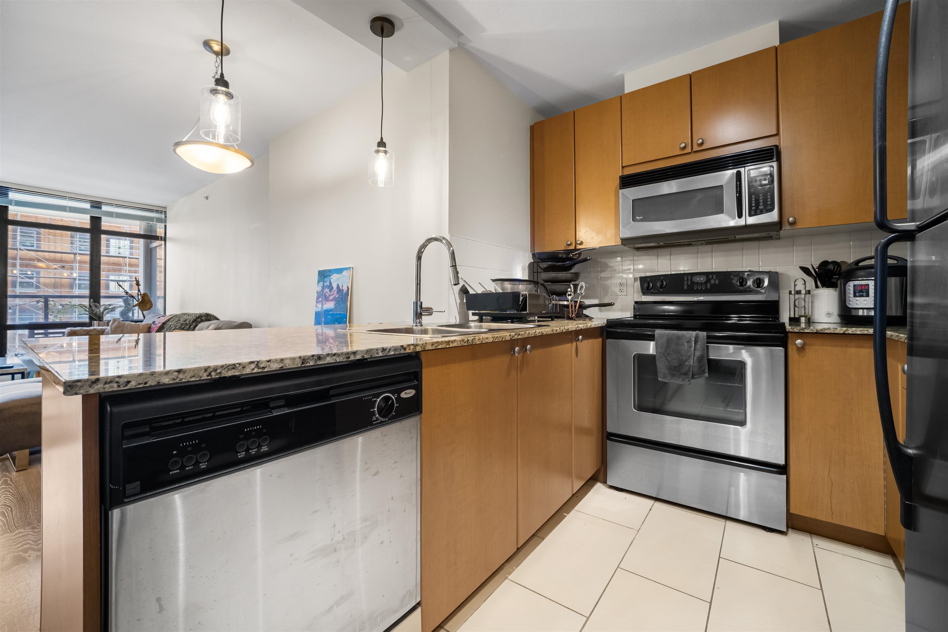 608 610 VICTORIA STREET Unit: 608