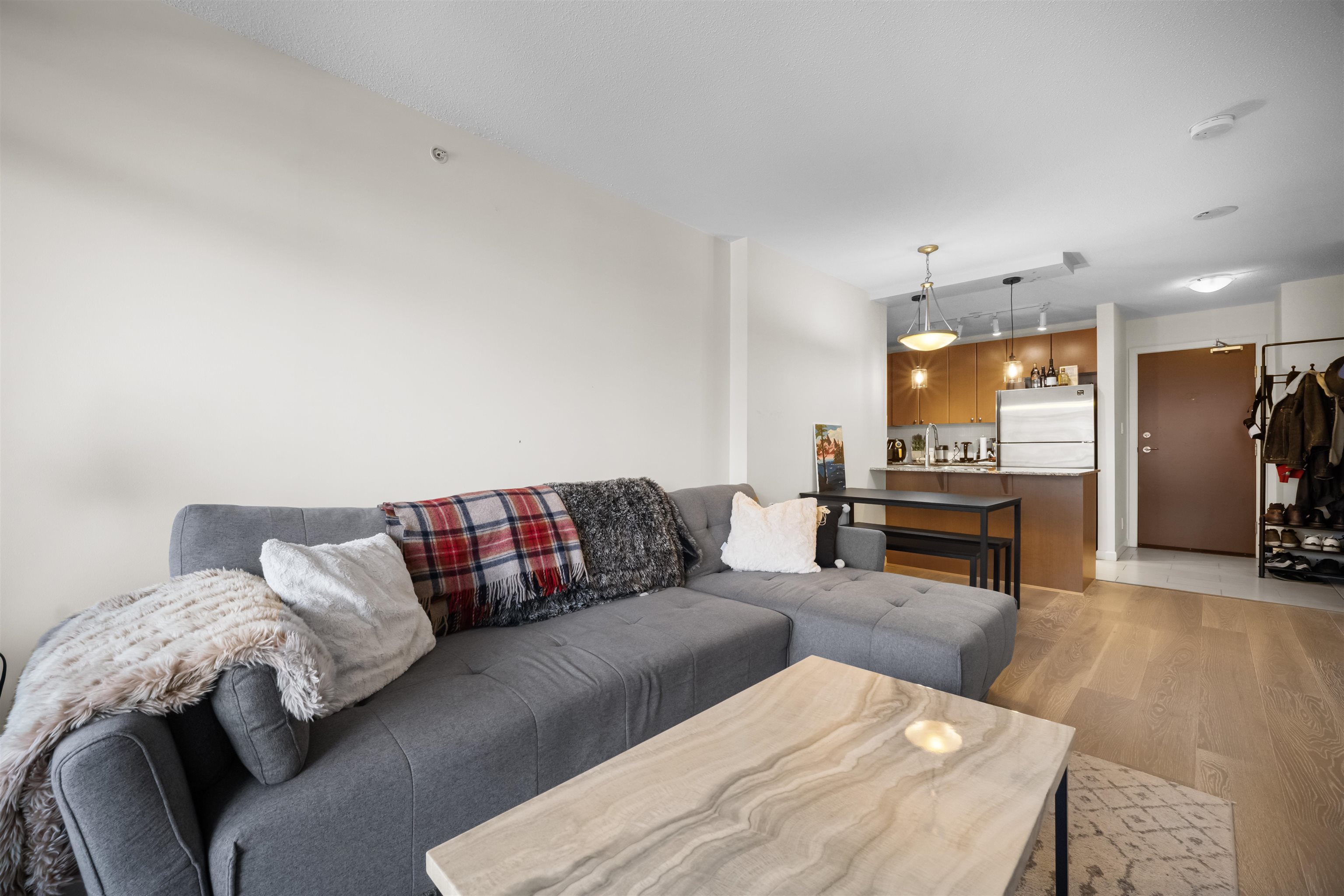 608 610 VICTORIA STREET Unit: 608
