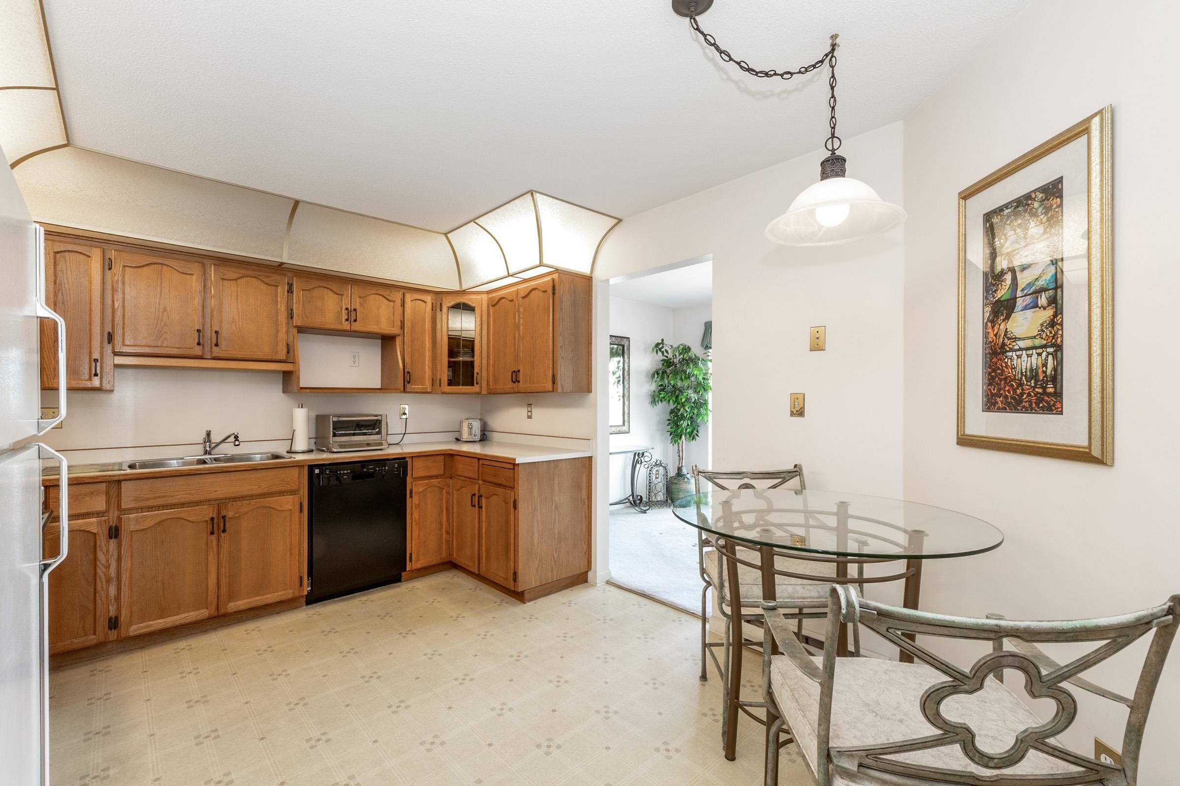 207 11601 227 STREET Unit: 207