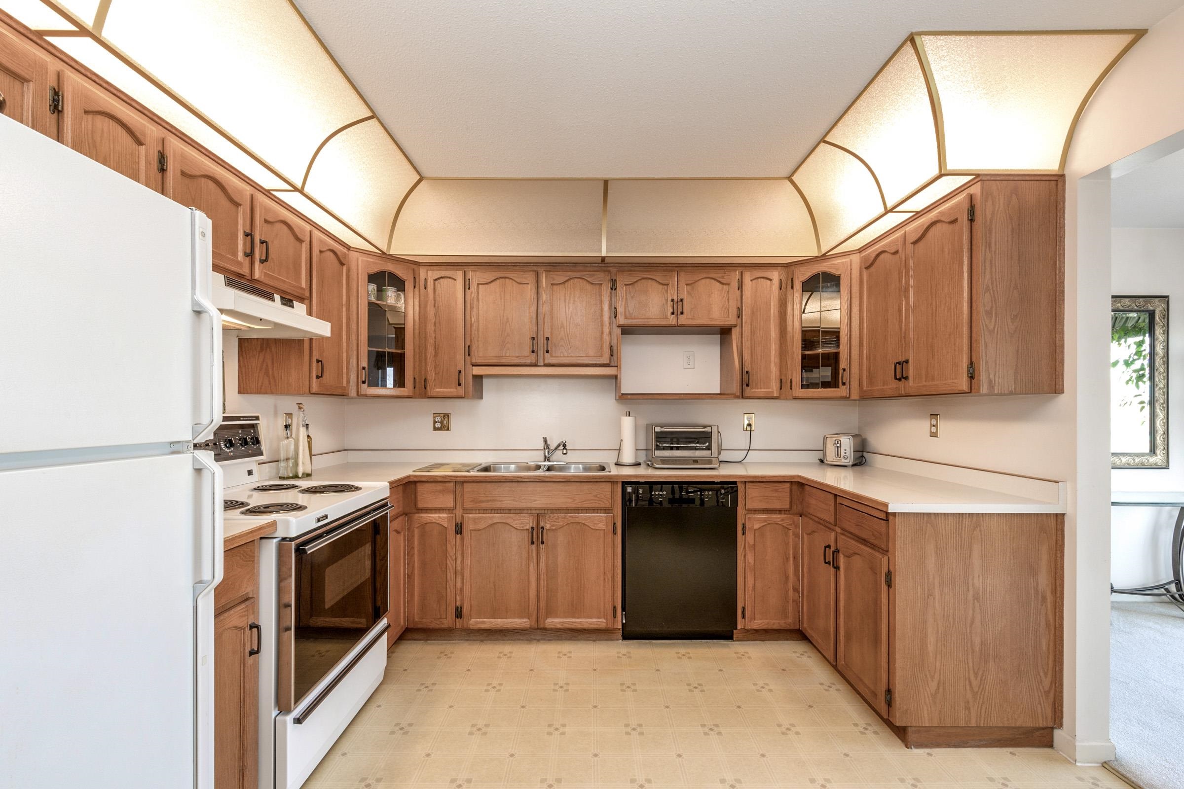 207 11601 227 STREET Unit: 207