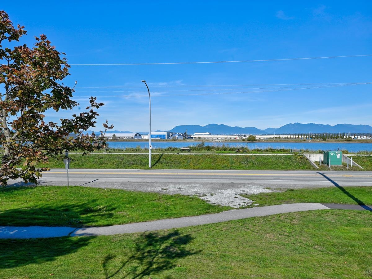 201 5860 DOVER CRESCENT Unit: 201