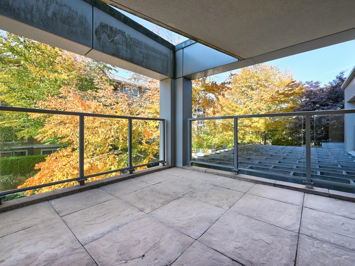 201 5860 DOVER CRESCENT Unit: 201